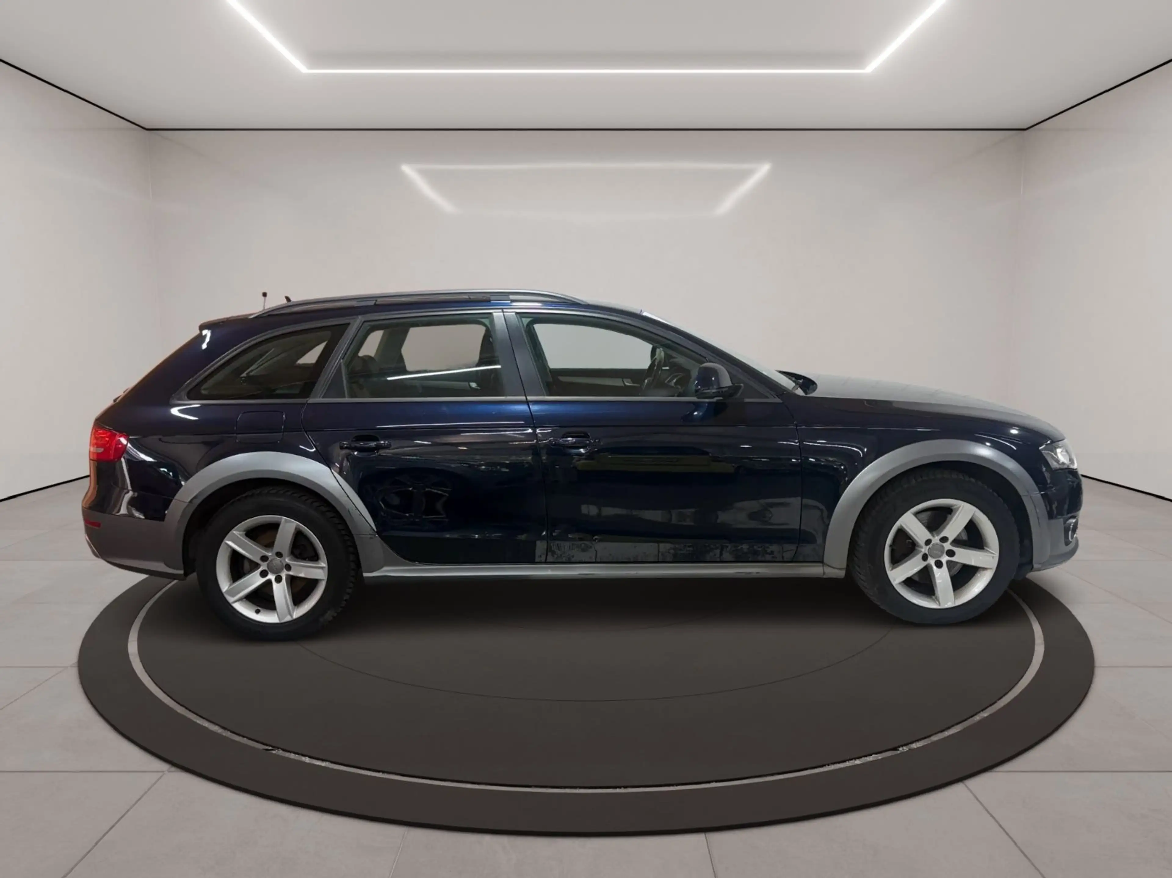 Audi A4 allroad quattro 3.0 TDI — photo 2