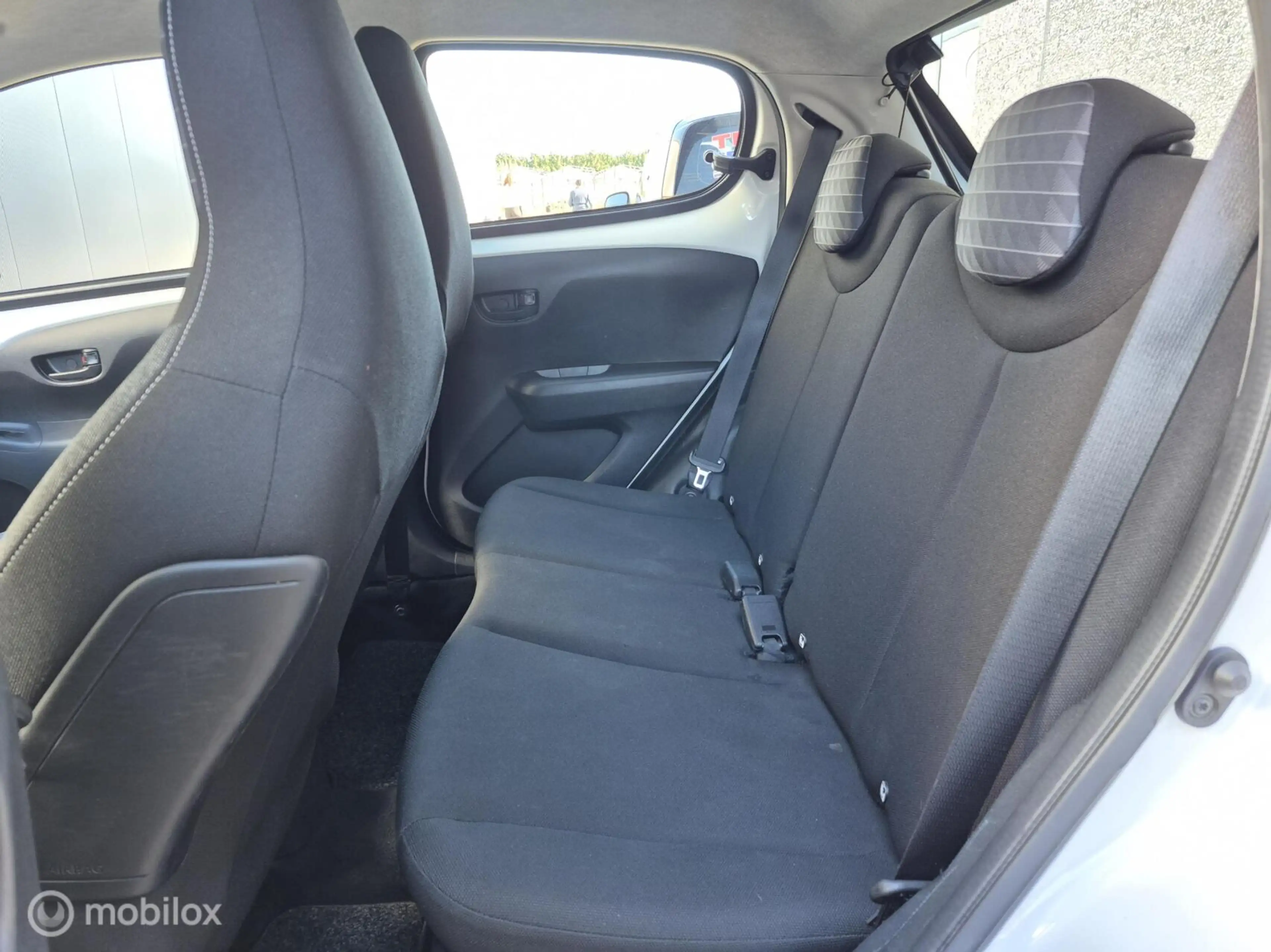 Peugeot 108 1.0 e-VTi Carplay / Camera / Airco / NAP! — photo 17