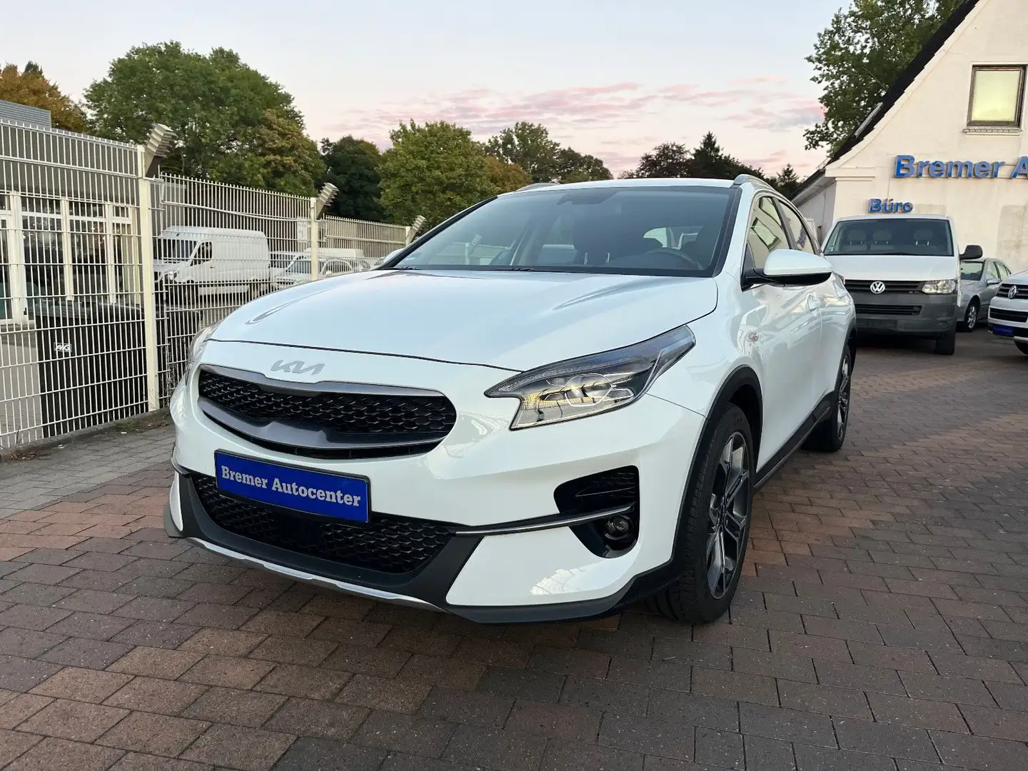 Kia XCeed 1.5 T-GDI DCT Platinum Edition,LED,Navi,Ka Blanc - 1