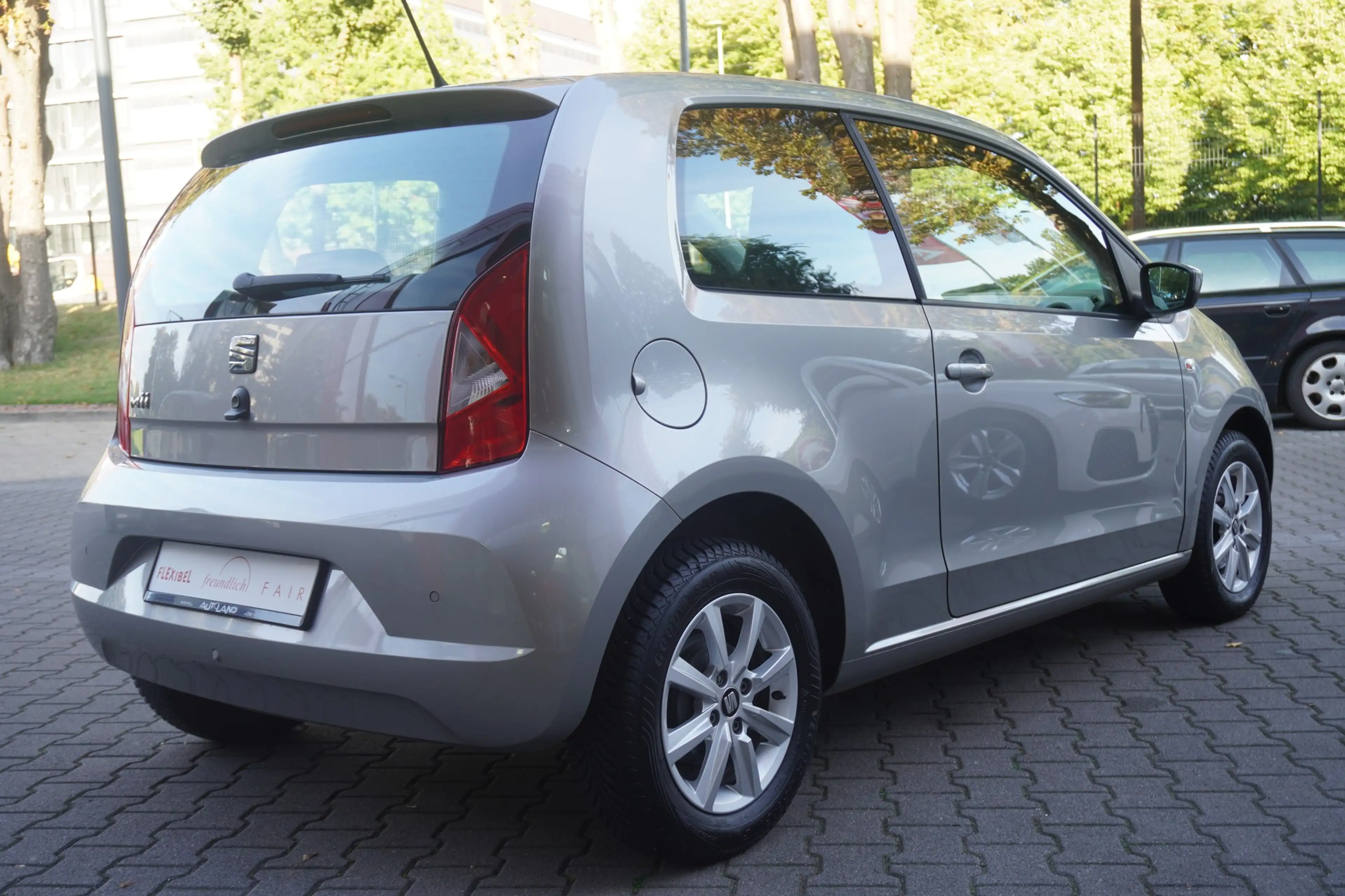 SEAT Mii 1.0 Chic Sitzheizung Tempomat Klima PDC AUX — photo 5