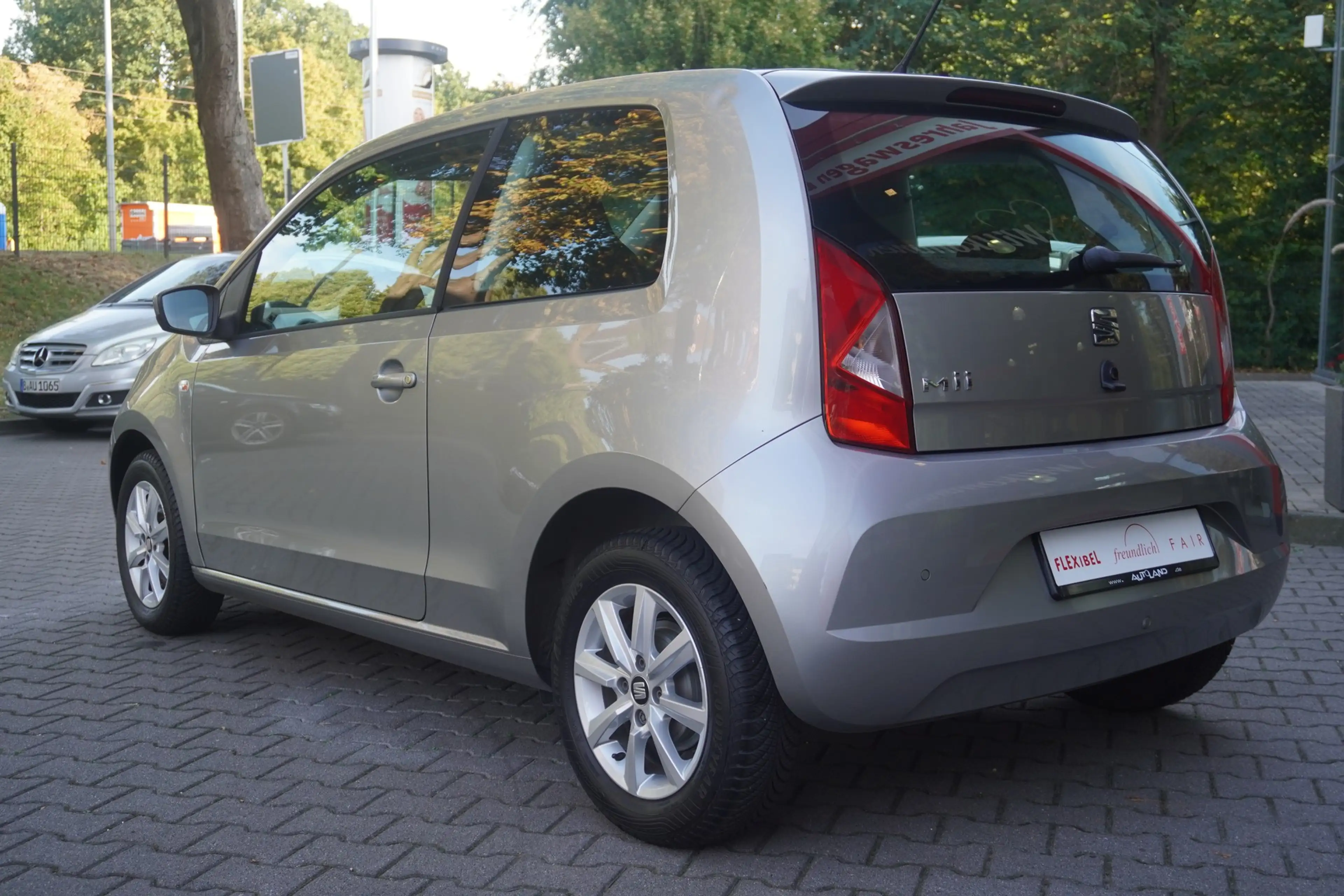 SEAT Mii 1.0 Chic Sitzheizung Tempomat Klima PDC AUX — photo 3