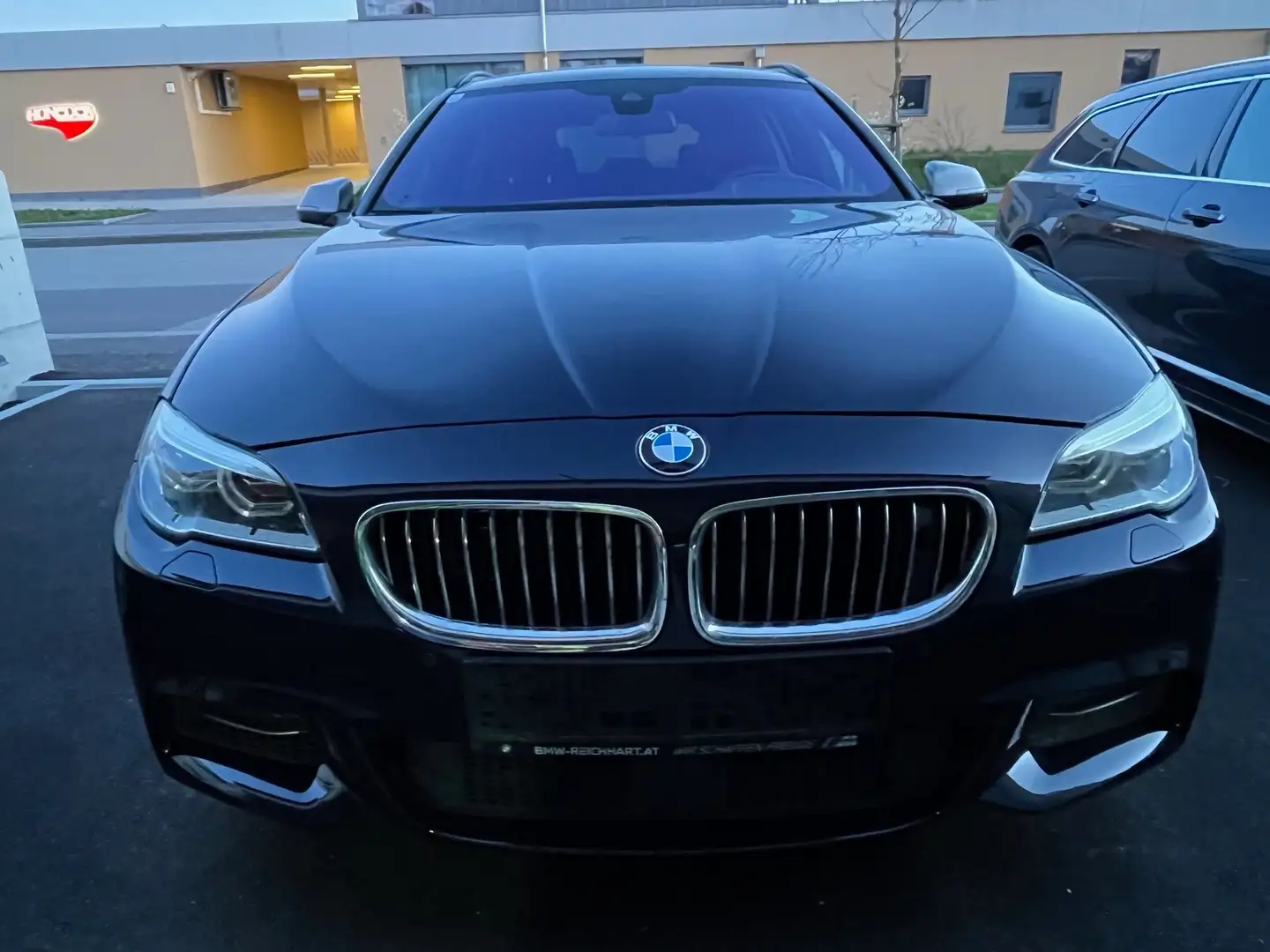 BMW 550 M550d xDrive Touring Aut. Black - 2