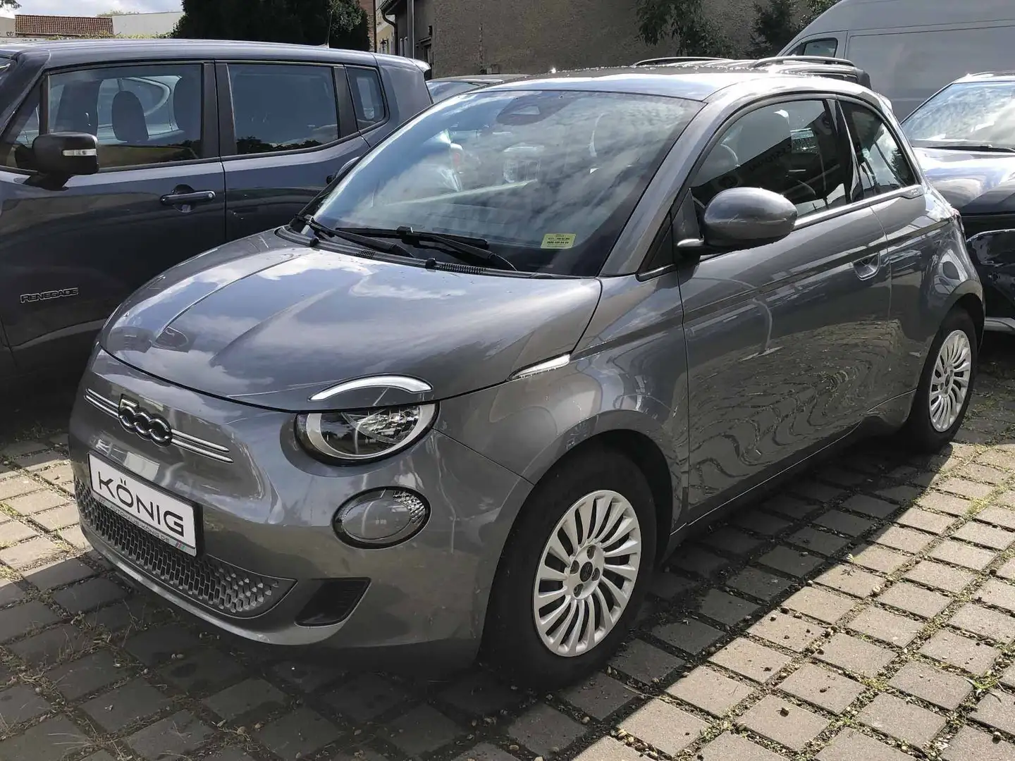 Fiat 500e 42 kWh  Touch*Klimaaut.*Carplay Grau - 1
