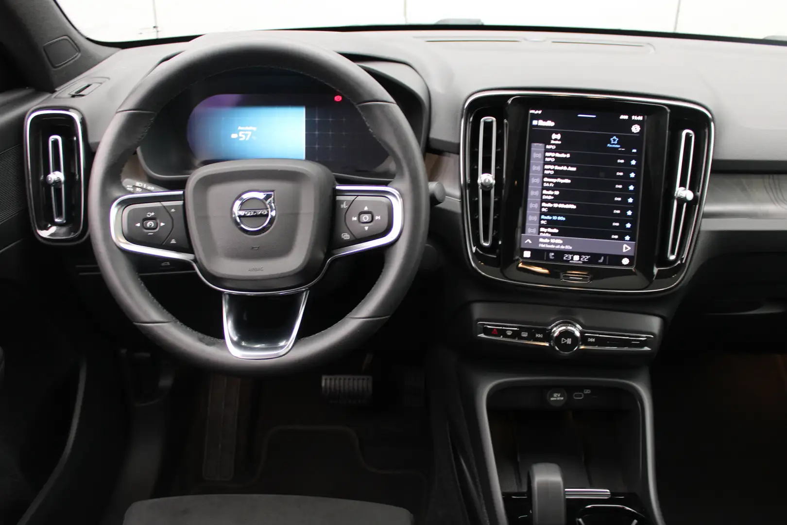 Volvo C40 Single Motor Plus 69 kWh | Trekhaak | Adaptieve Cr Gris - 2