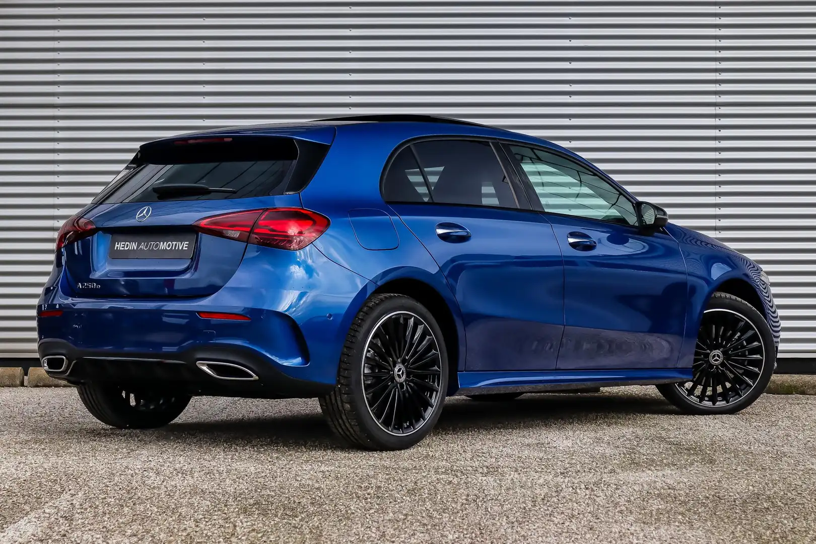 Mercedes-Benz A 250 A 250e Automaat AMG Line | Nightpakket | Panoramad Blauw - 2