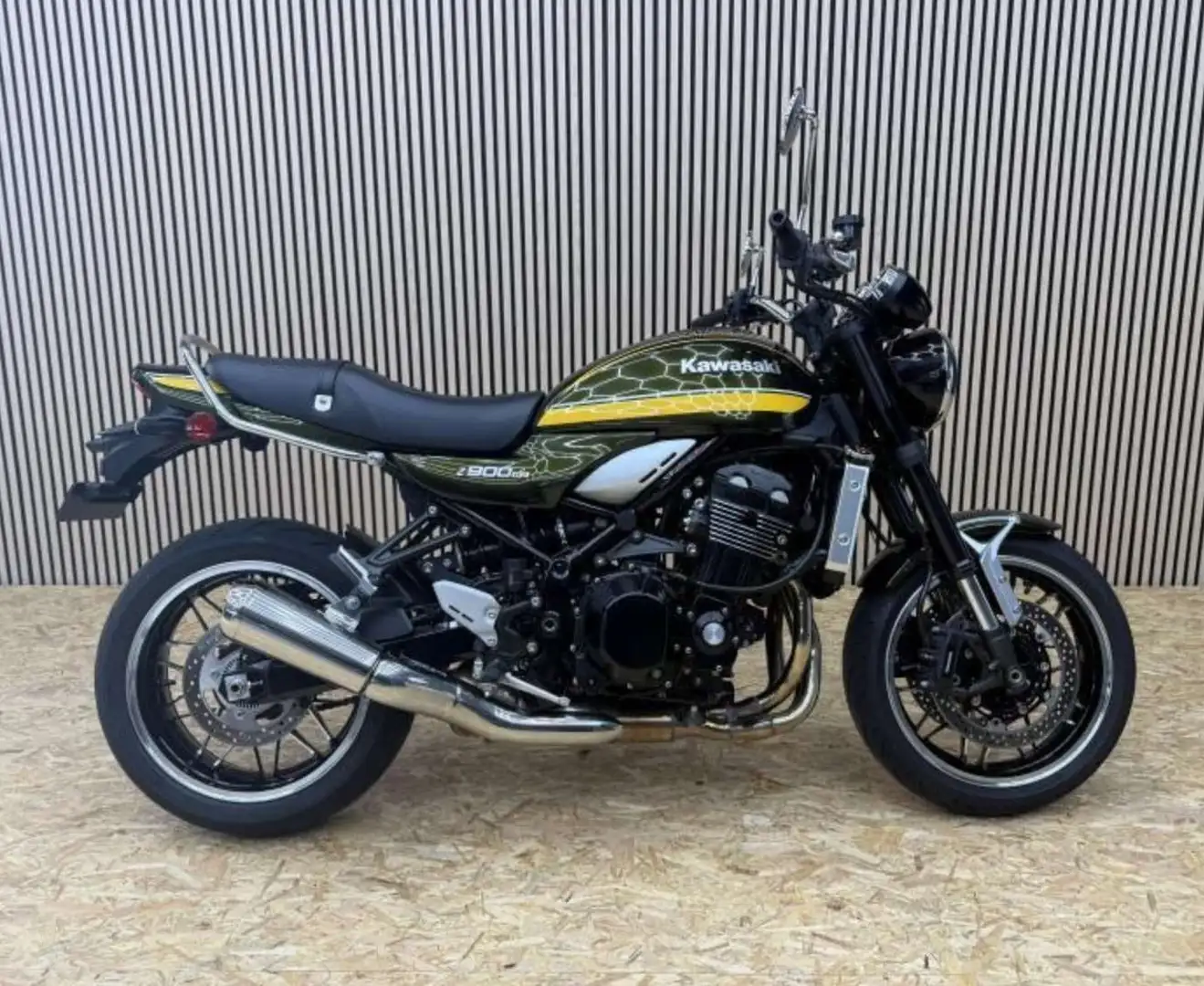 Kawasaki Z 900 rs Vert - 1
