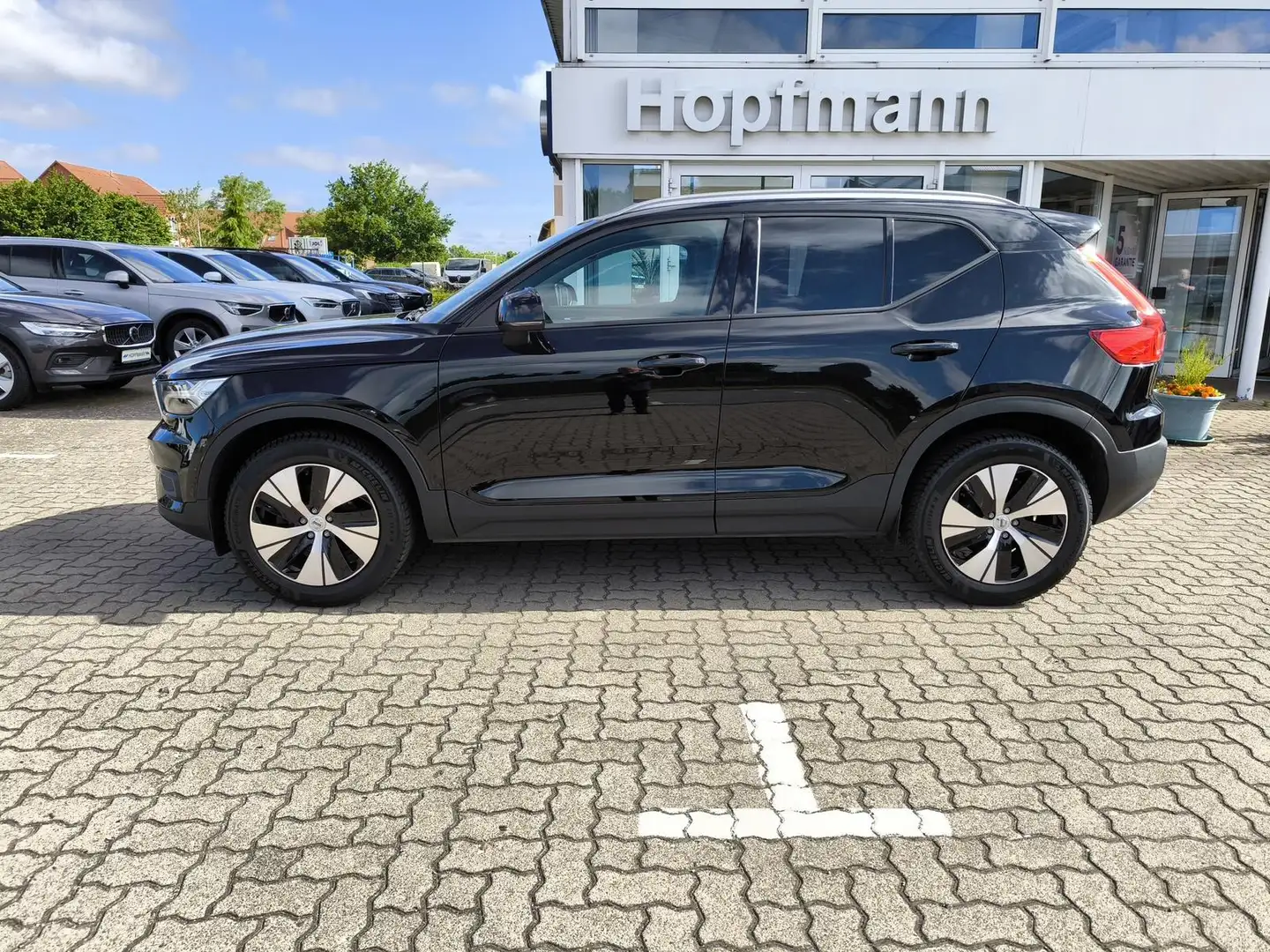 Volvo XC40 T2 Momentum Pro Schaltgetriebe Zwart - 2