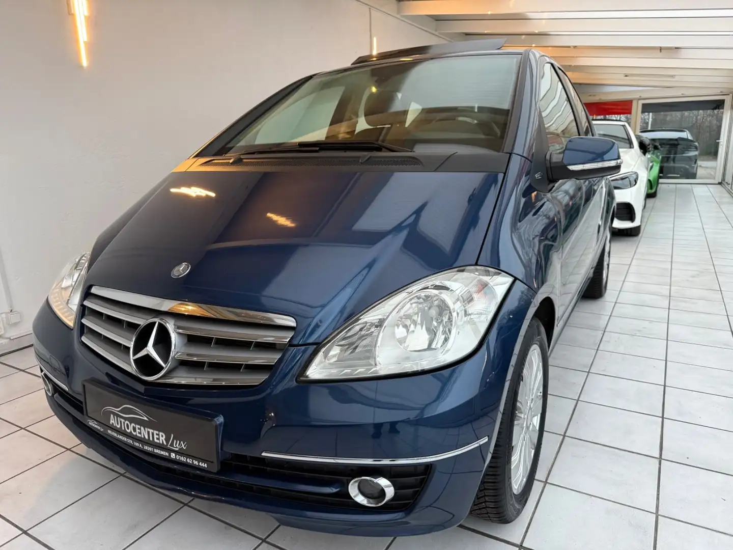 Mercedes-Benz A 160 / 1.hand / Klima/ Automatik / Pano./ Blau - 1