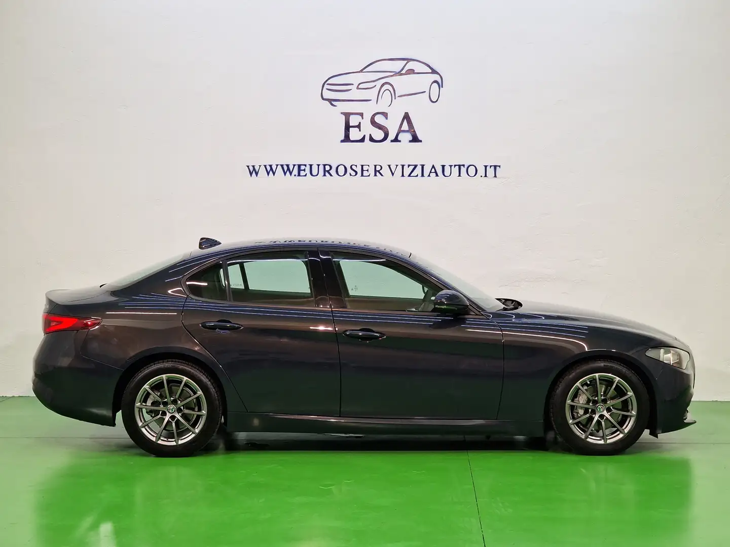 Alfa Romeo Giulia Giulia 2016 2.2 t Business 150cv auto Gris - 2