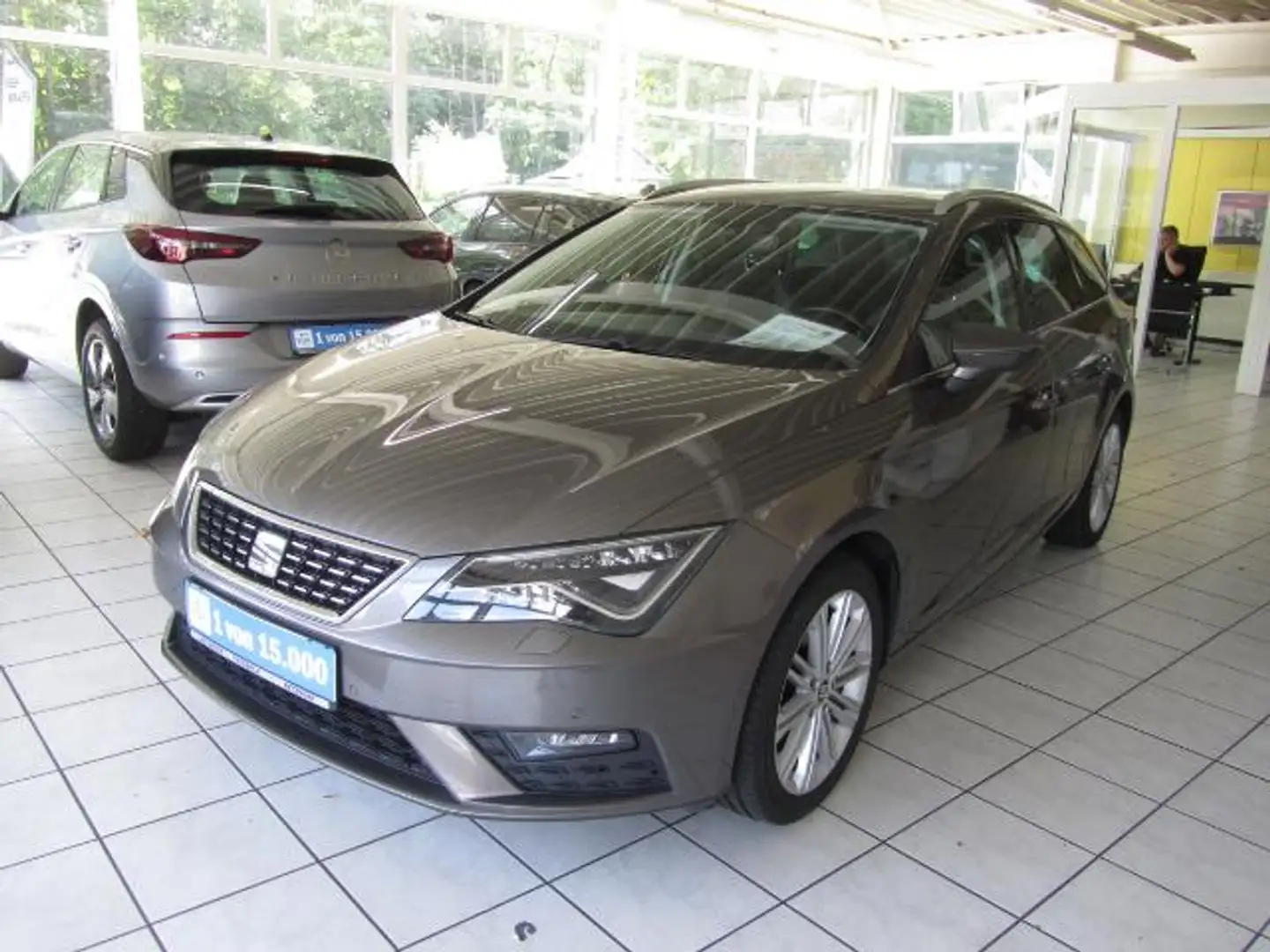 SEAT Leon ST 1.4 TSI Xcellence Grijs - 1