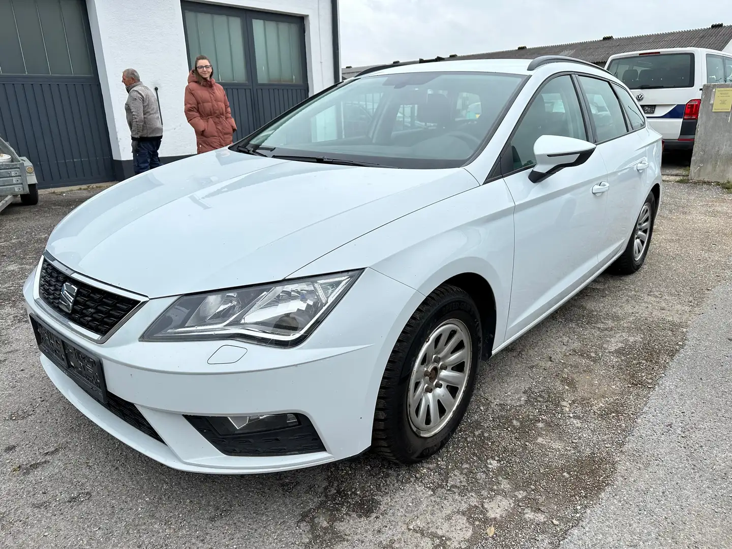 SEAT Leon Reference Weiß - 1