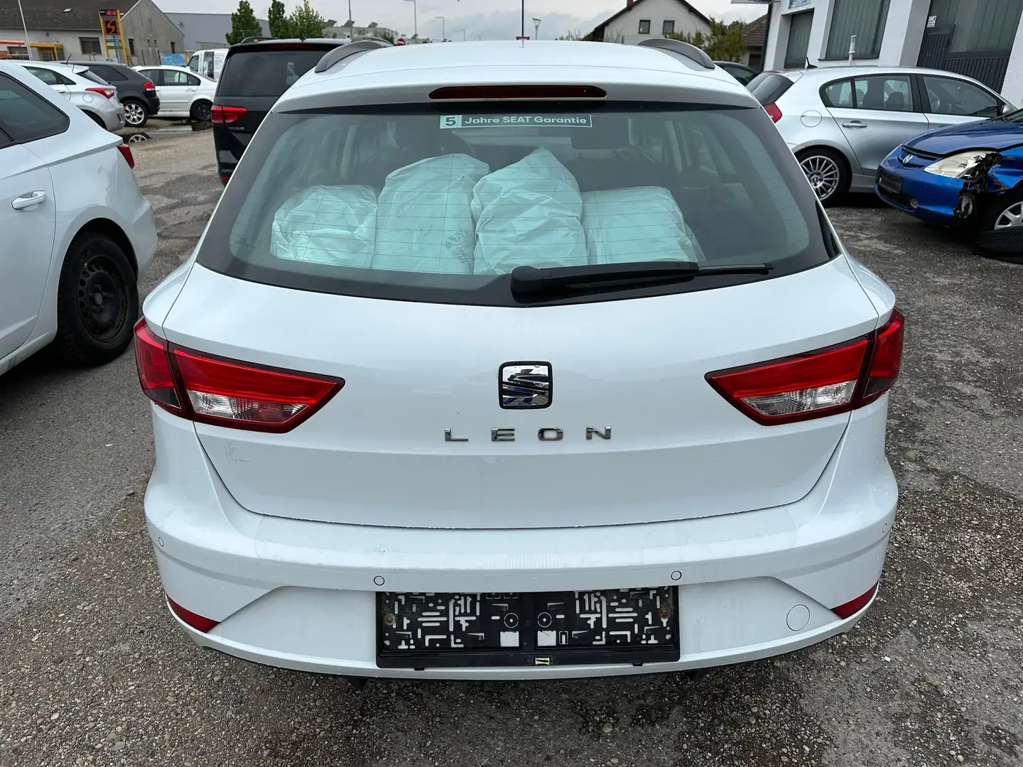 SEAT Leon Reference Weiß - 2