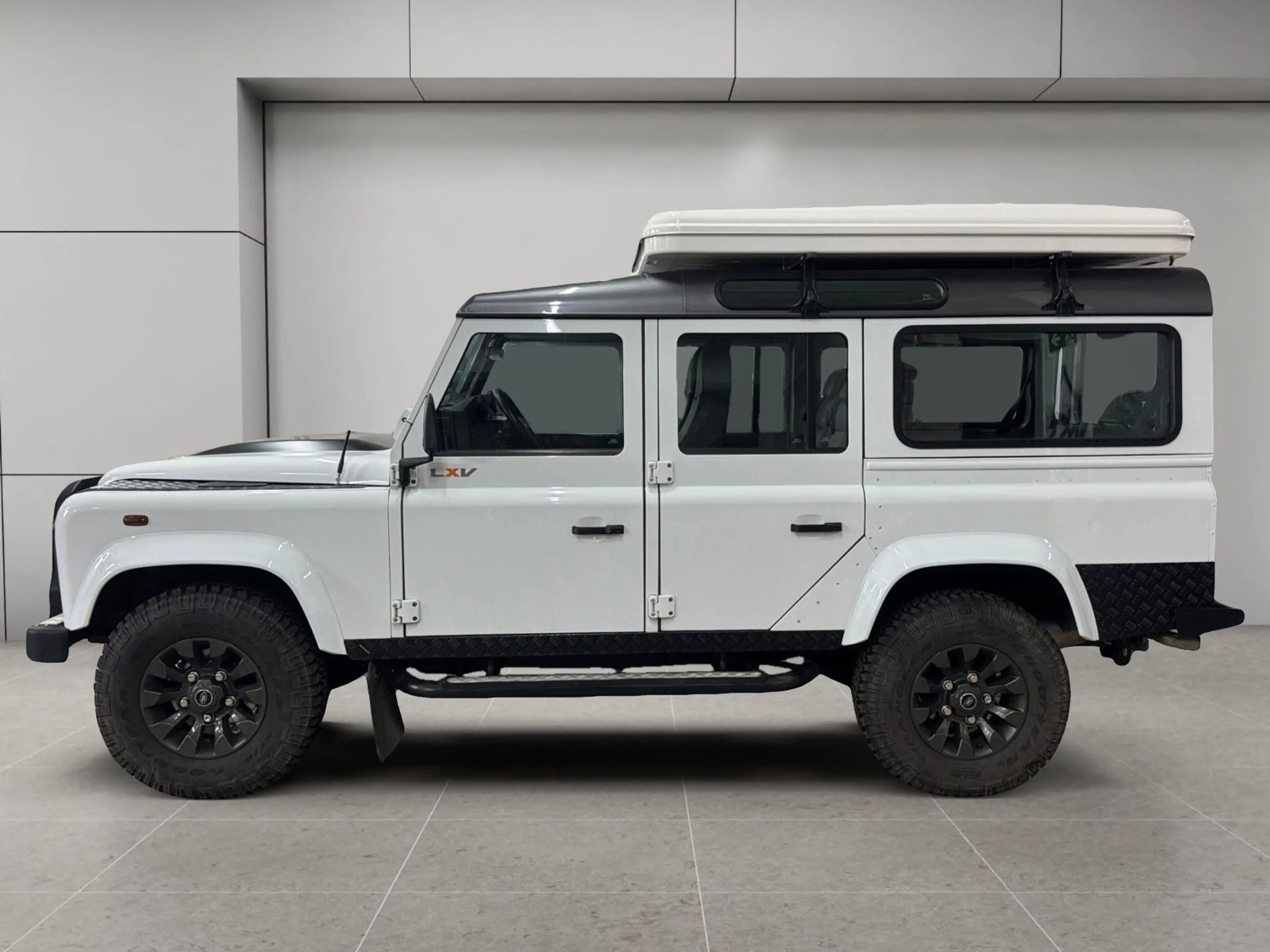 Land Rover Defender 110 E Station Wagon LXV Sonderserie 65 — photo 6
