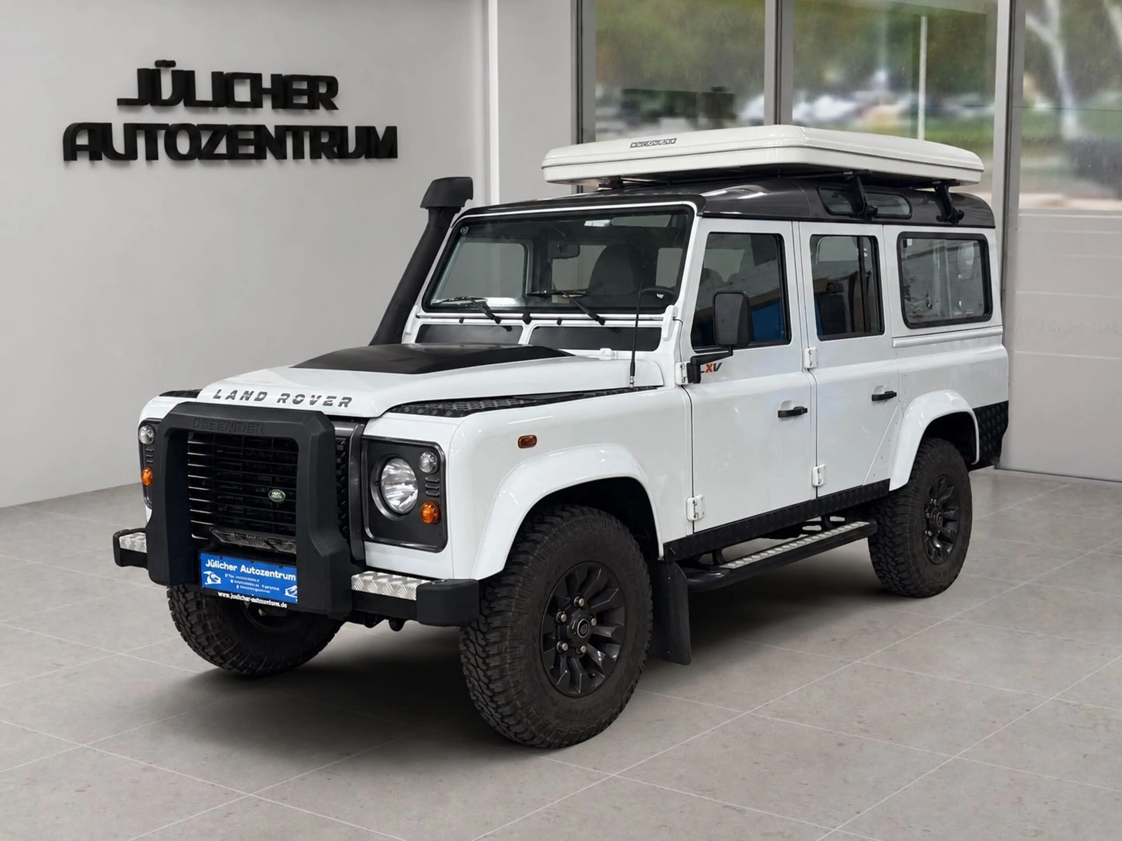 Land Rover Defender 110 E Station Wagon LXV Sonderserie 65 — photo 4