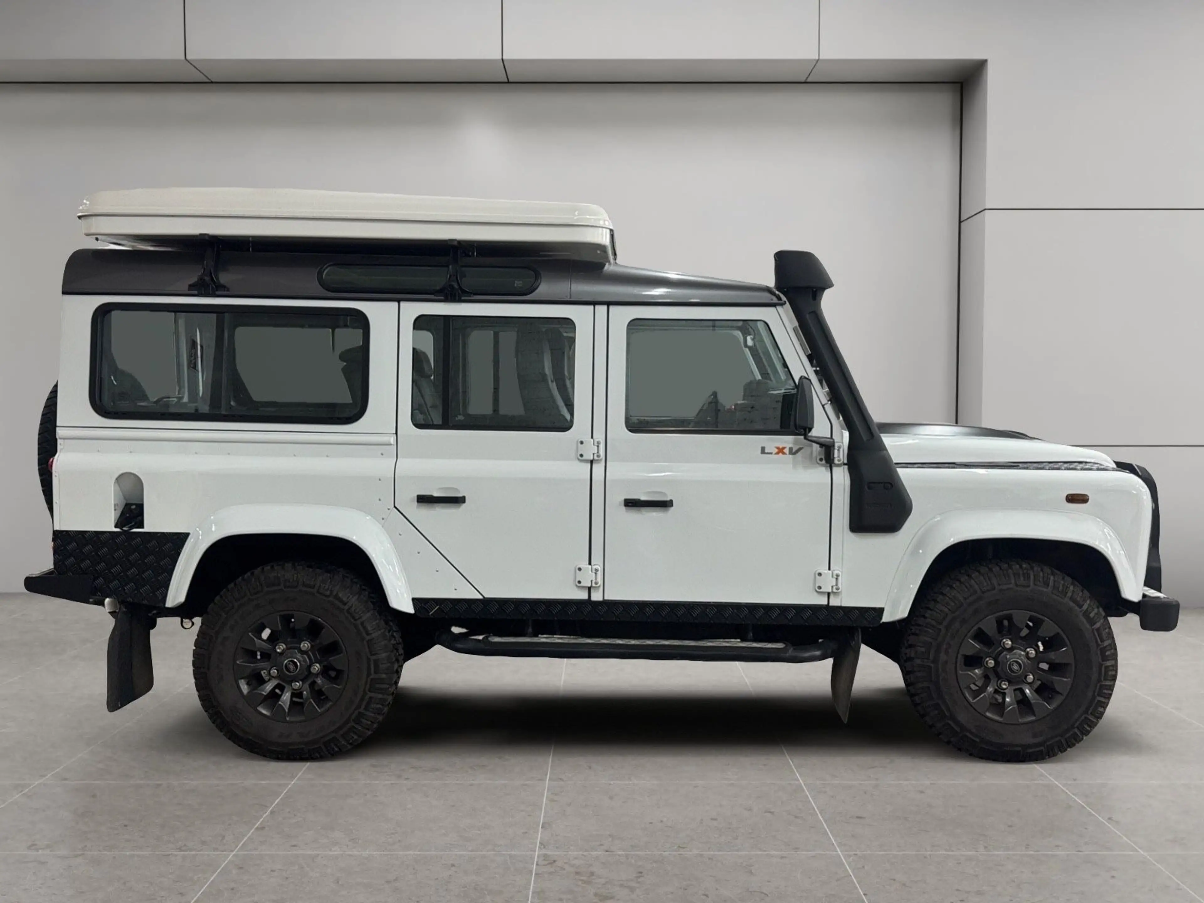 Land Rover Defender 110 E Station Wagon LXV Sonderserie 65 — photo 2