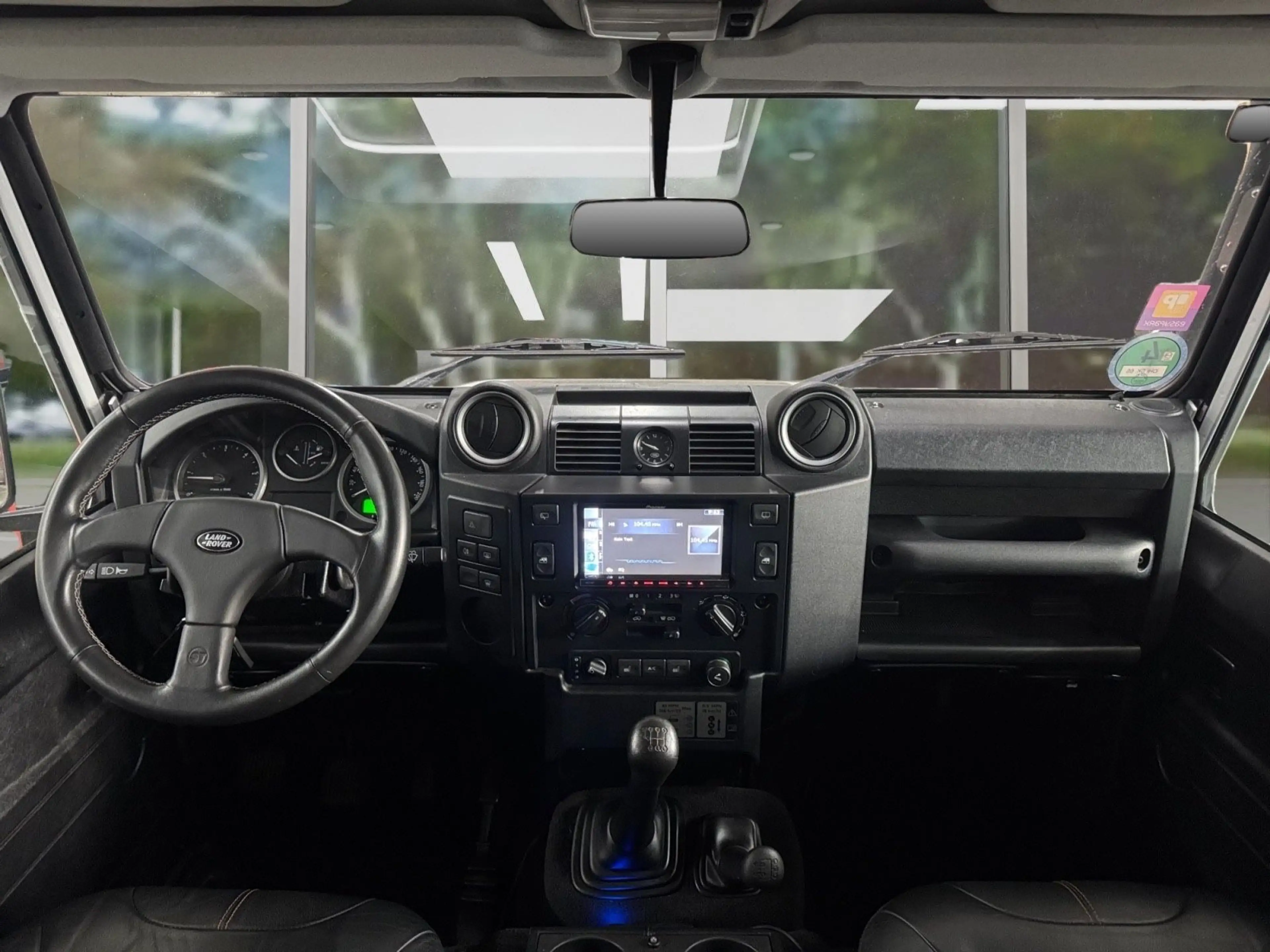 Land Rover Defender 110 E Station Wagon LXV Sonderserie 65 — photo 11