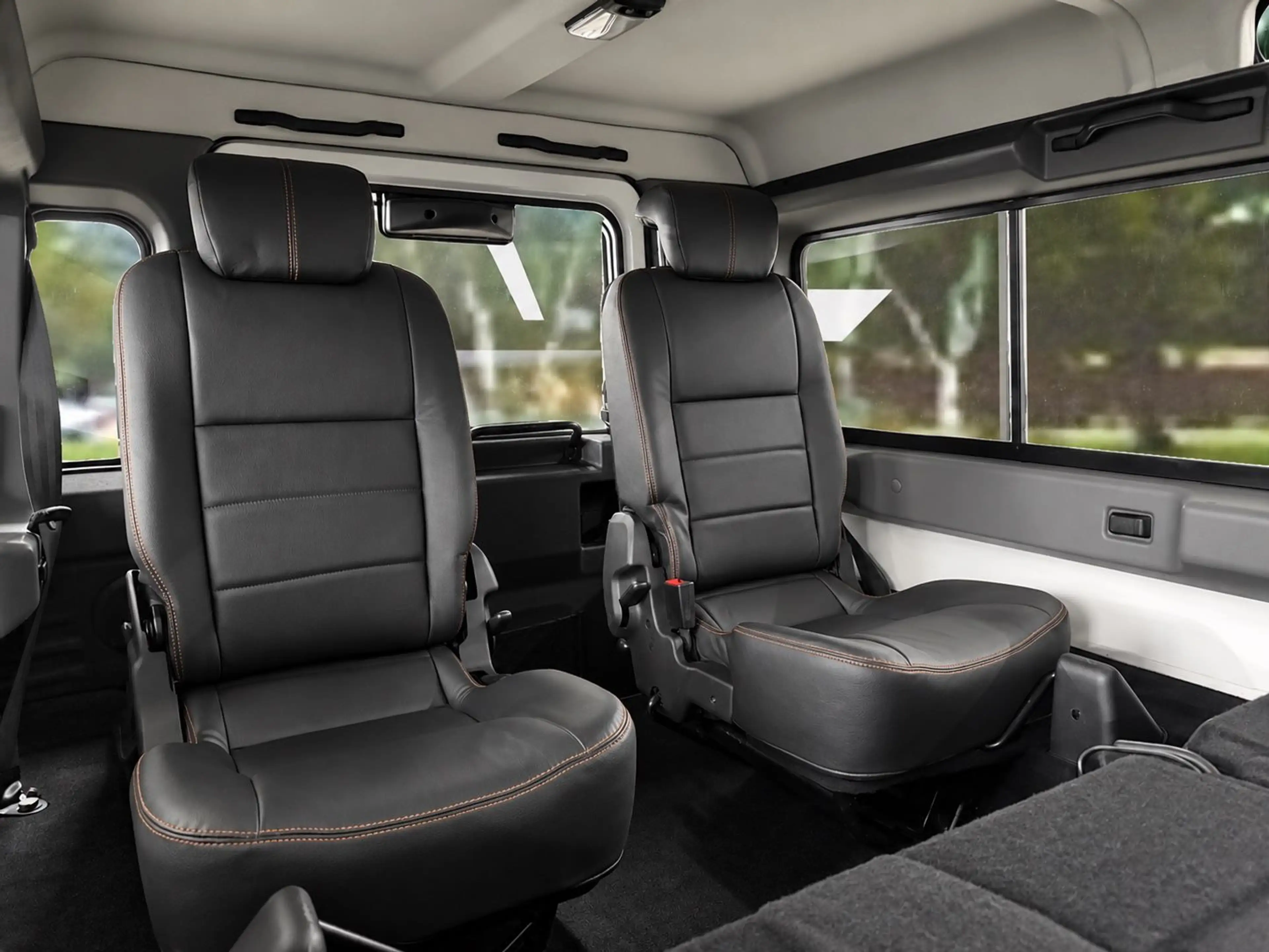 Land Rover Defender 110 E Station Wagon LXV Sonderserie 65 — photo 9