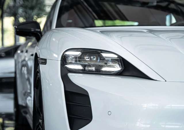 Porsche Taycan Turbo S Carbon*Panorama