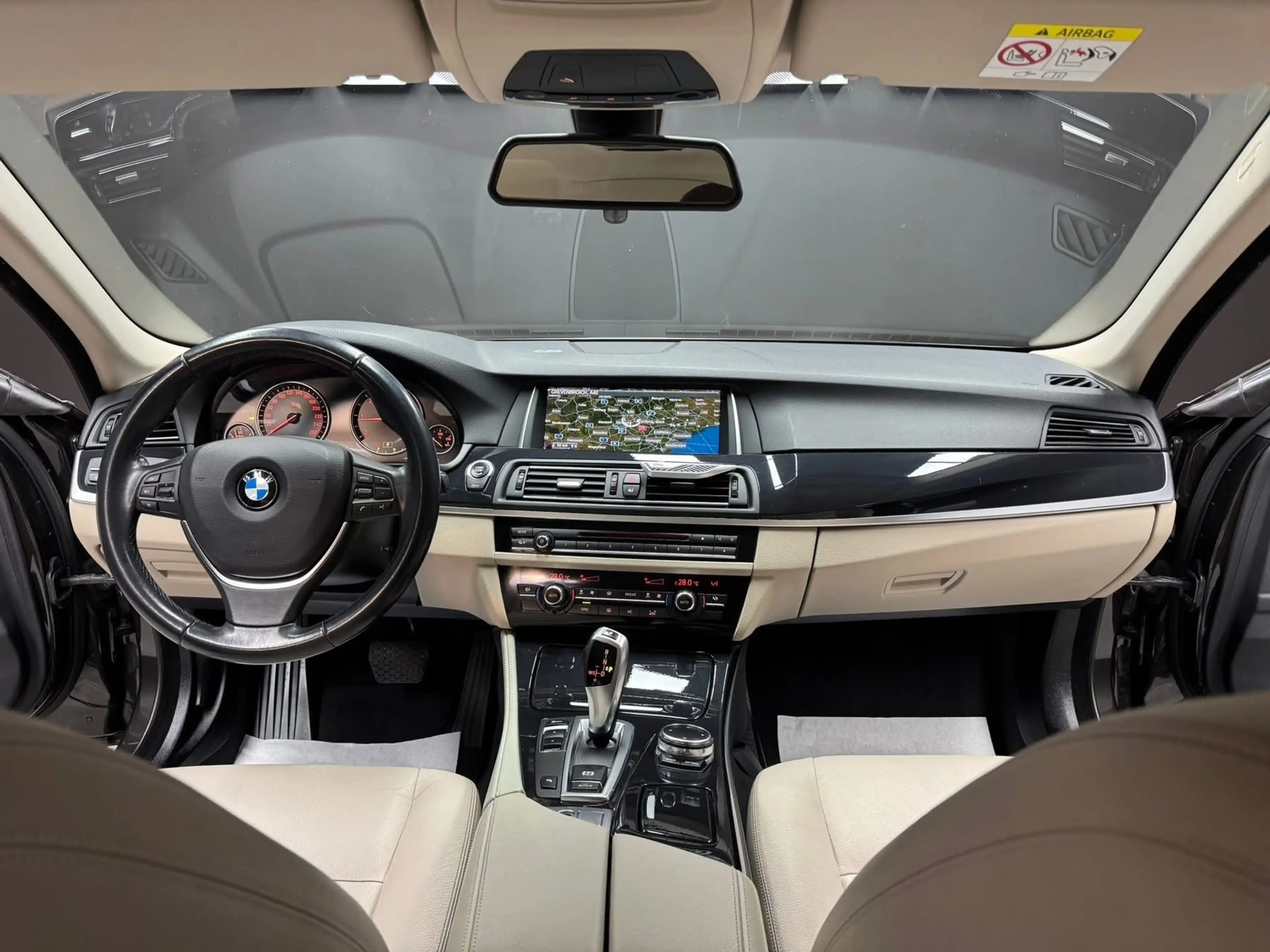 BMW 518 518 dA **12 mois de garantie** — photo 14