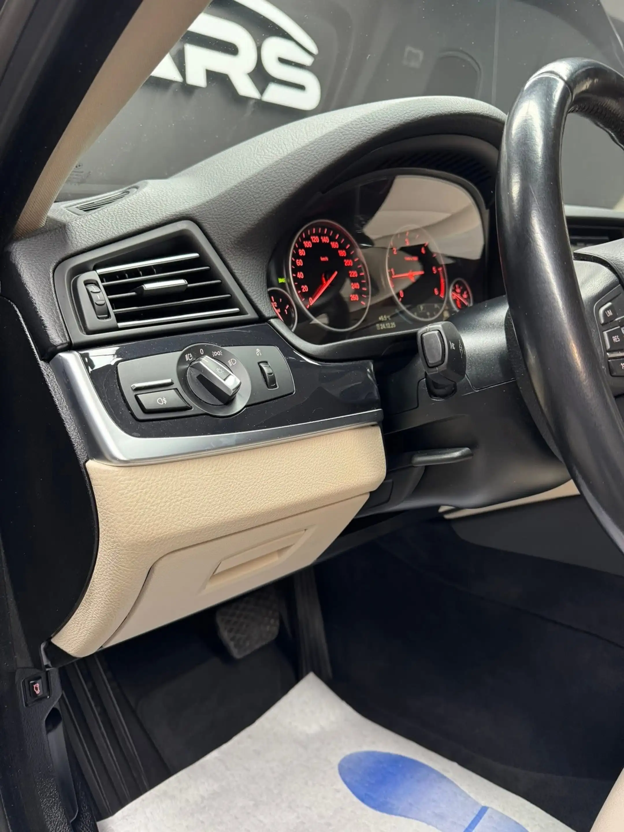 BMW 518 518 dA **12 mois de garantie** — photo 9