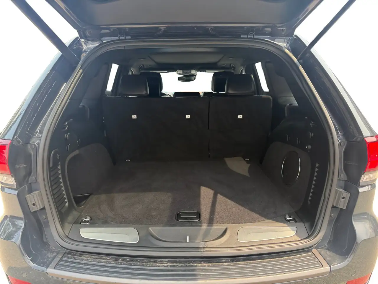Jeep Grand Cherokee снимка Jeep Grand Cherokee
