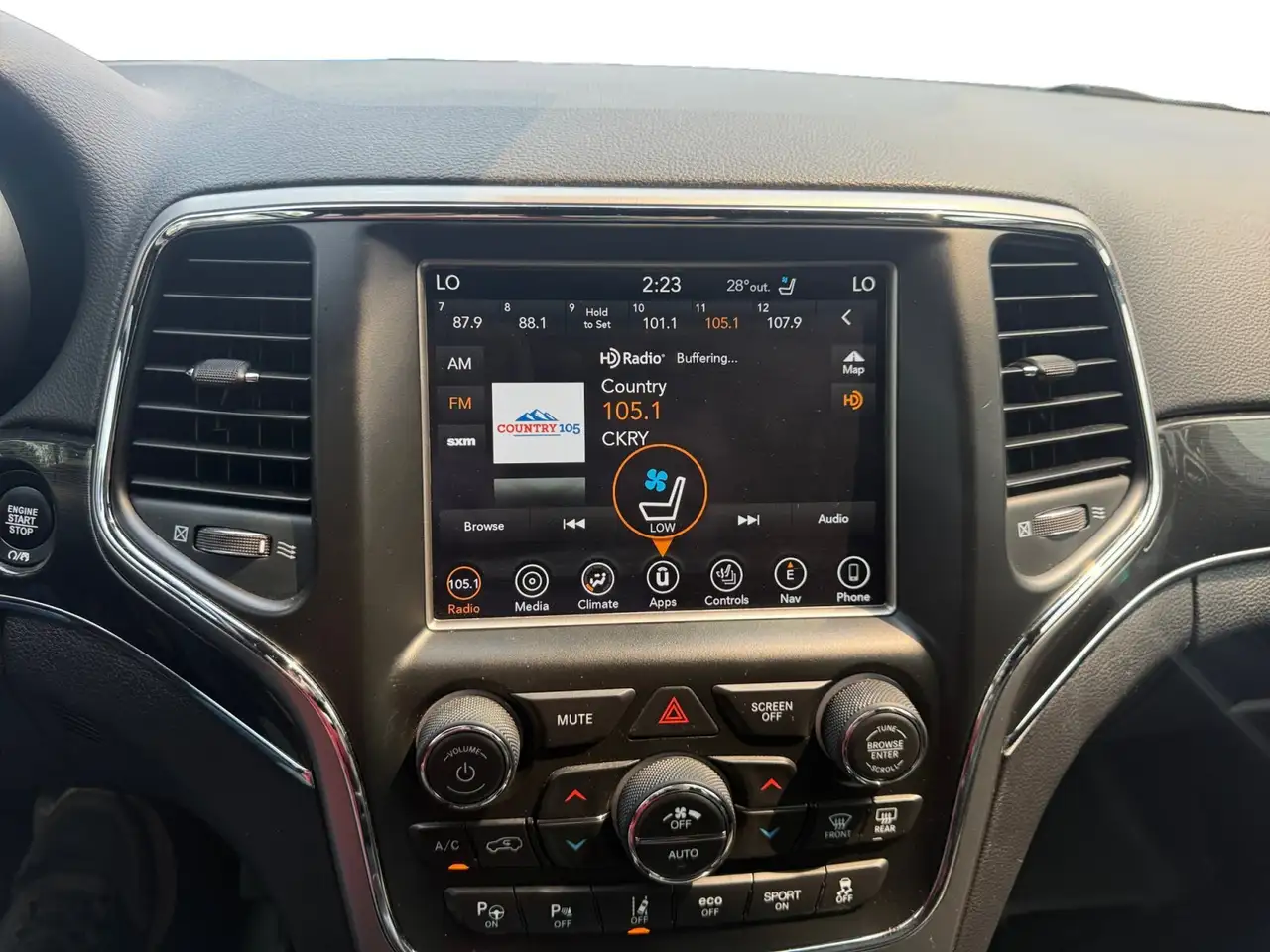 Jeep Grand Cherokee снимка Jeep Grand Cherokee