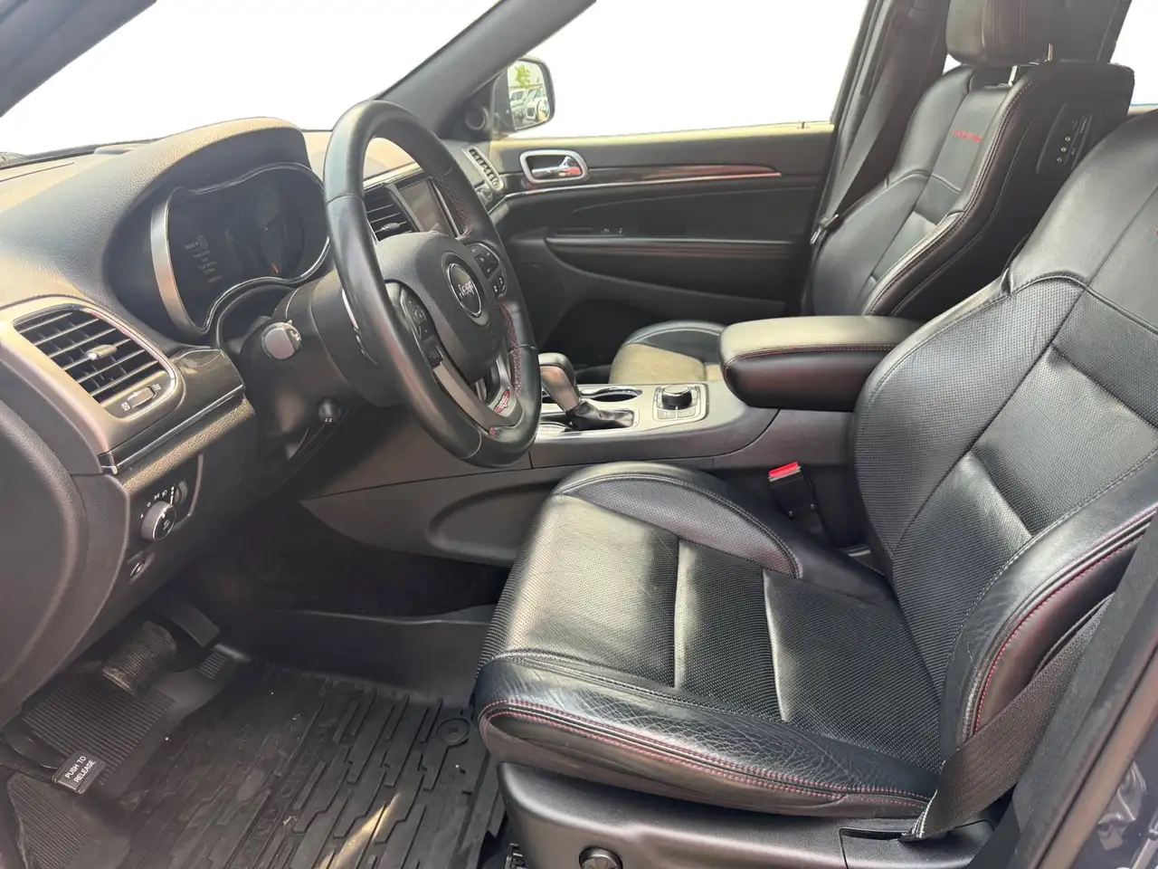Jeep Grand Cherokee снимка Jeep Grand Cherokee