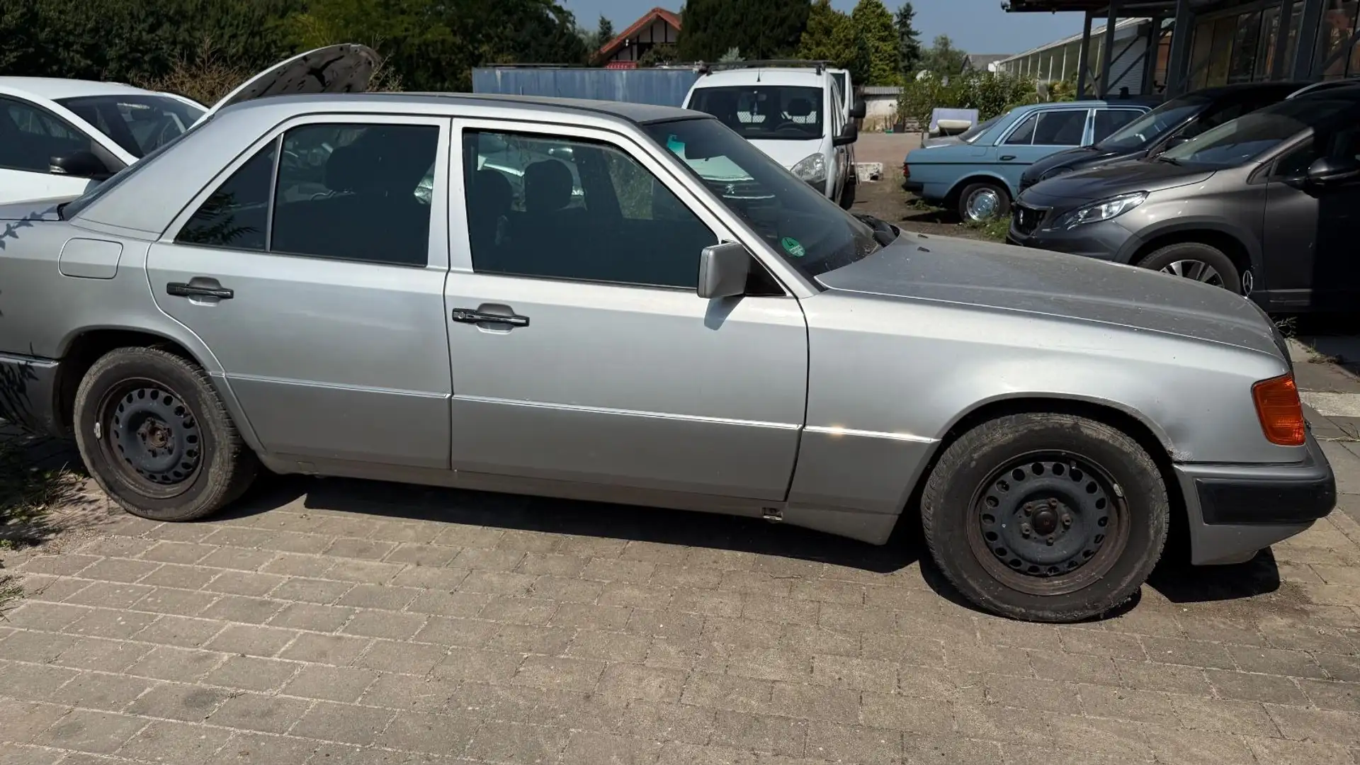 Mercedes-Benz E 220 FESTPREIS Silber - 2