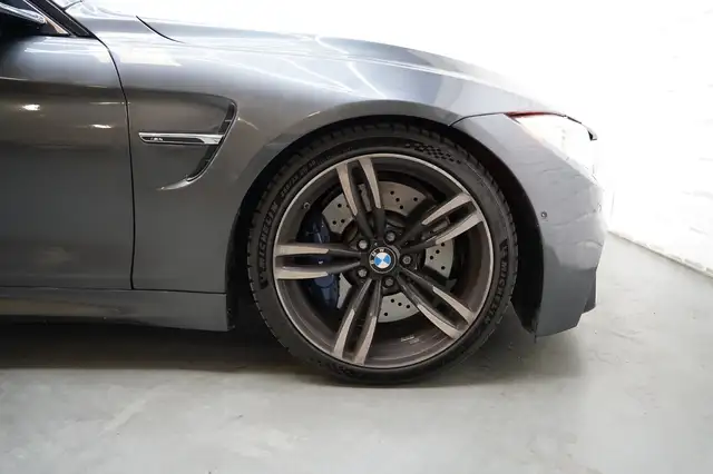 BMW M4 view 15