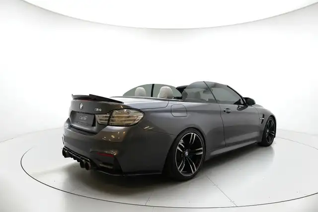 BMW M4 view 11