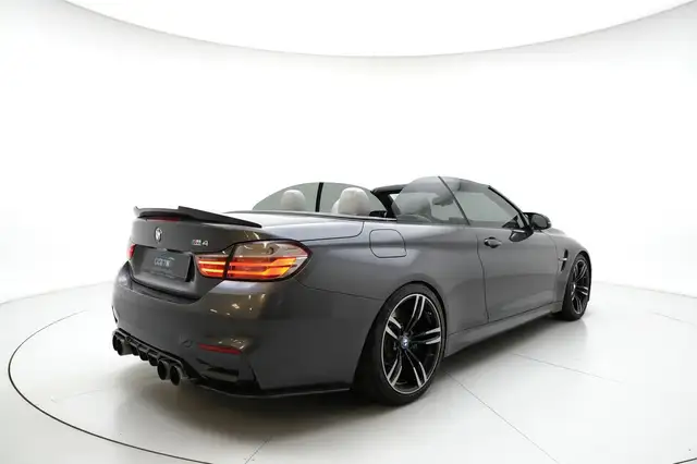 BMW M4 view 7