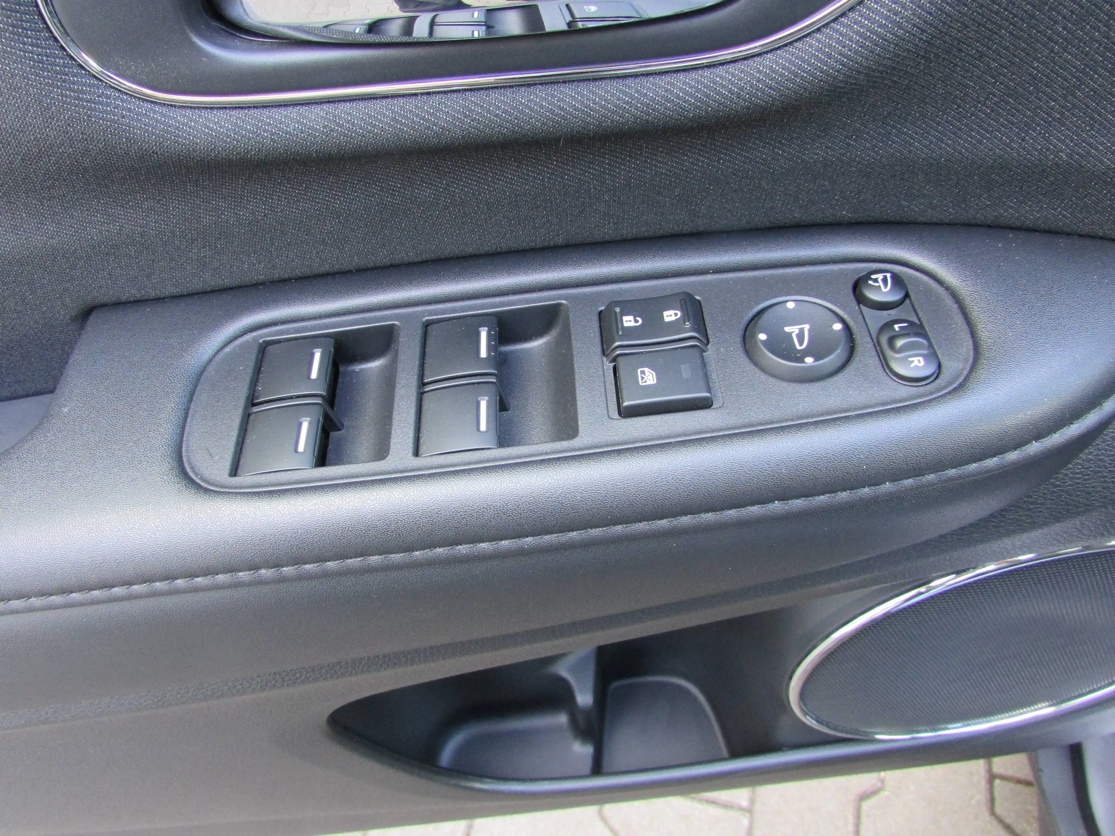 Honda HR-V Elegance NAVI, Kamera, DAB, HDMI, EPS, i-MID, Sitzheizung — photo 14