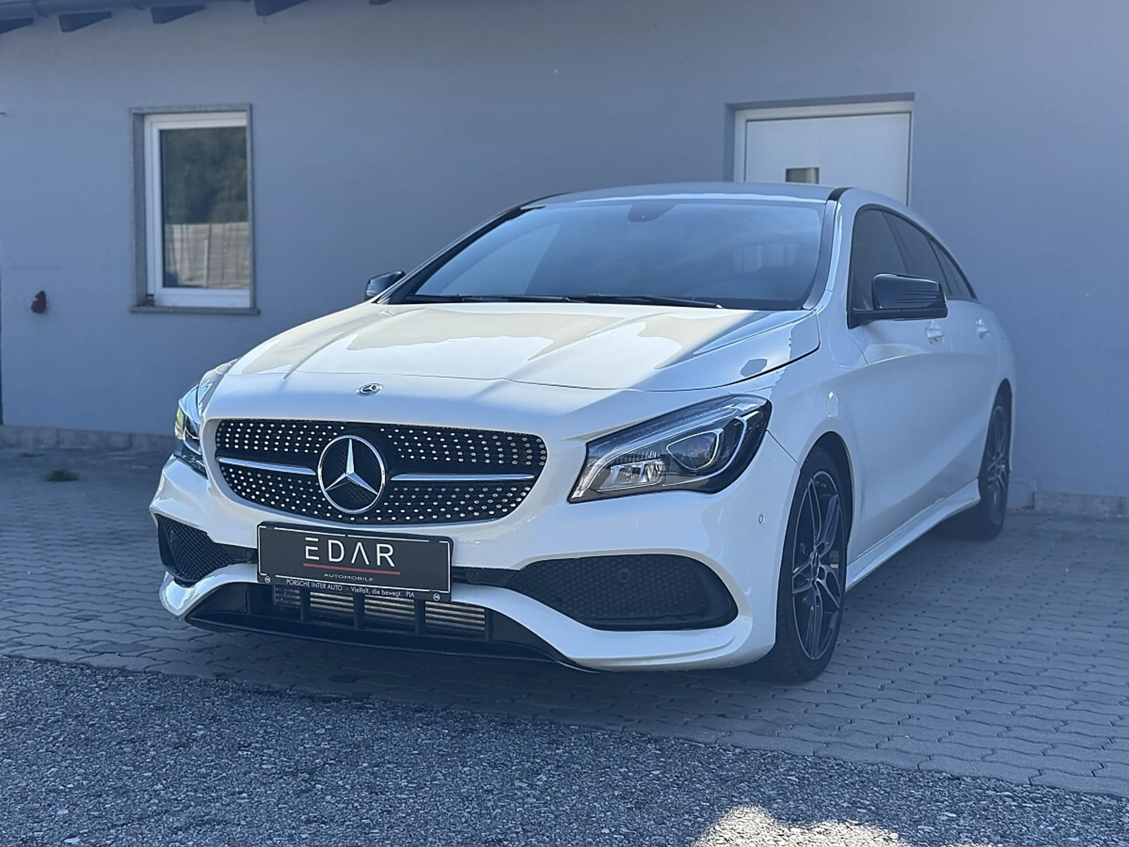 Mercedes-Benz CLA 220 d Aut.*AMG Line* — photo 2