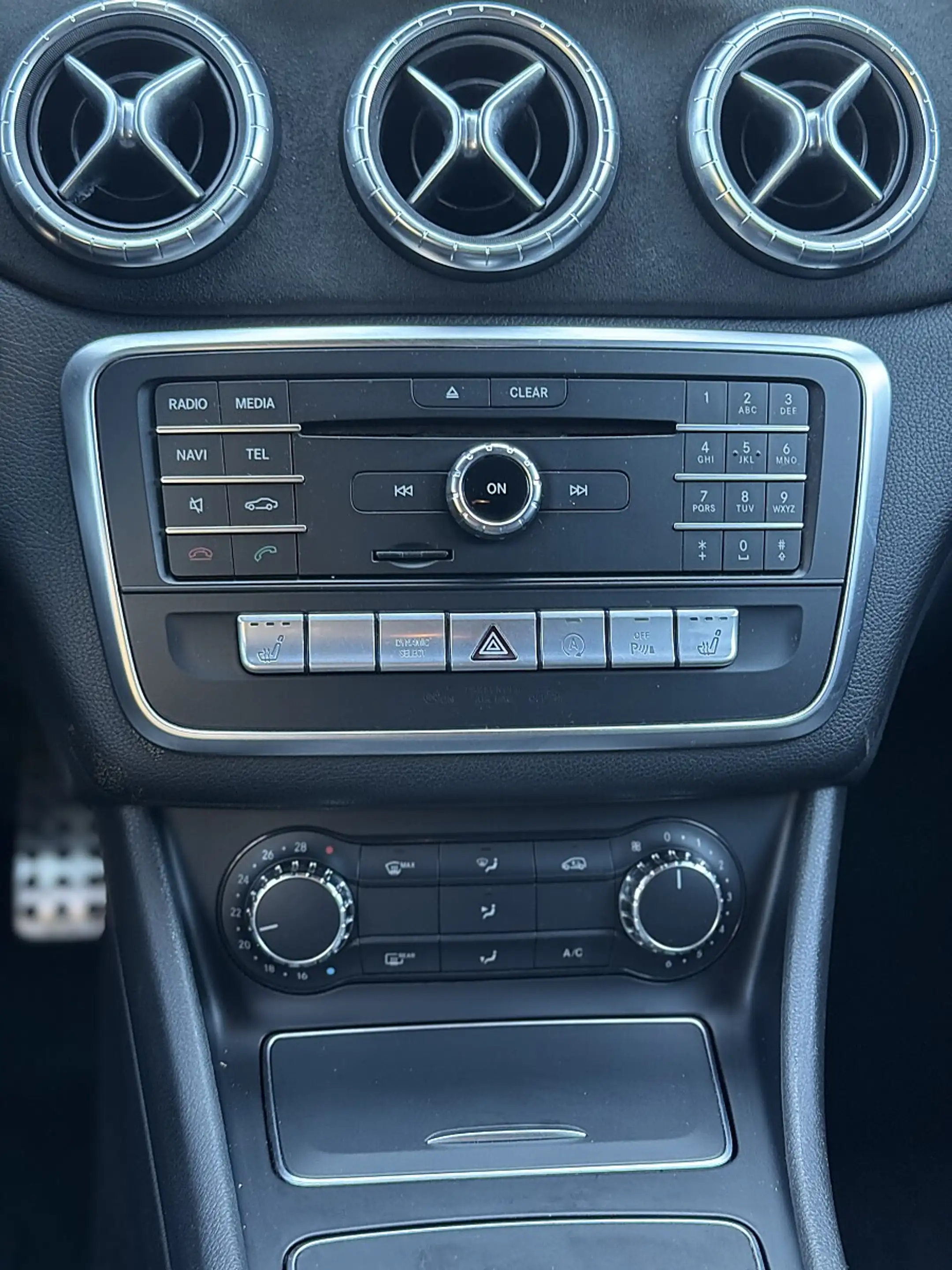 Mercedes-Benz CLA 220 d Aut.*AMG Line* — photo 12