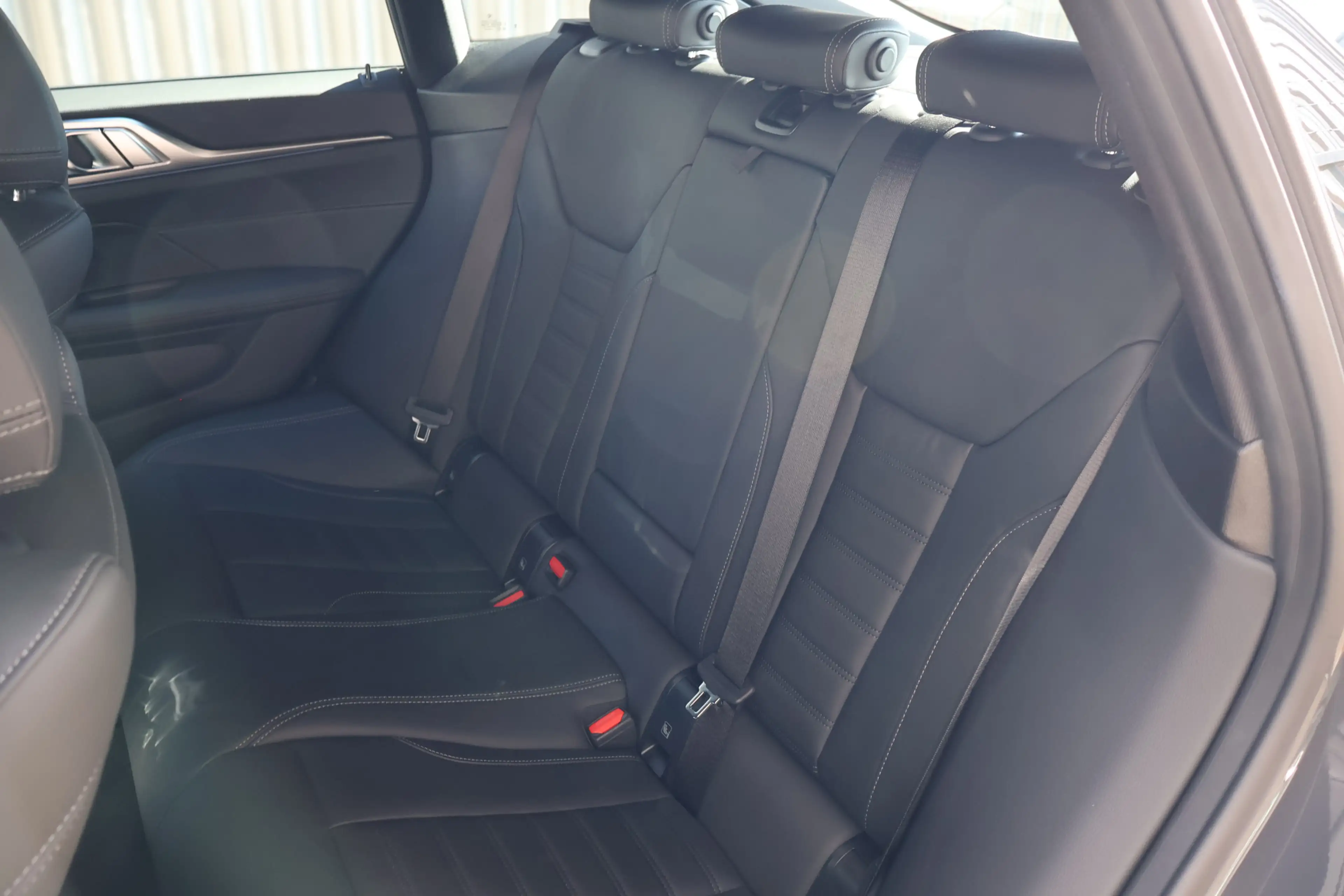 BMW i4 eDrive40 High Executive M Sport / Stoelverwarming — photo 6