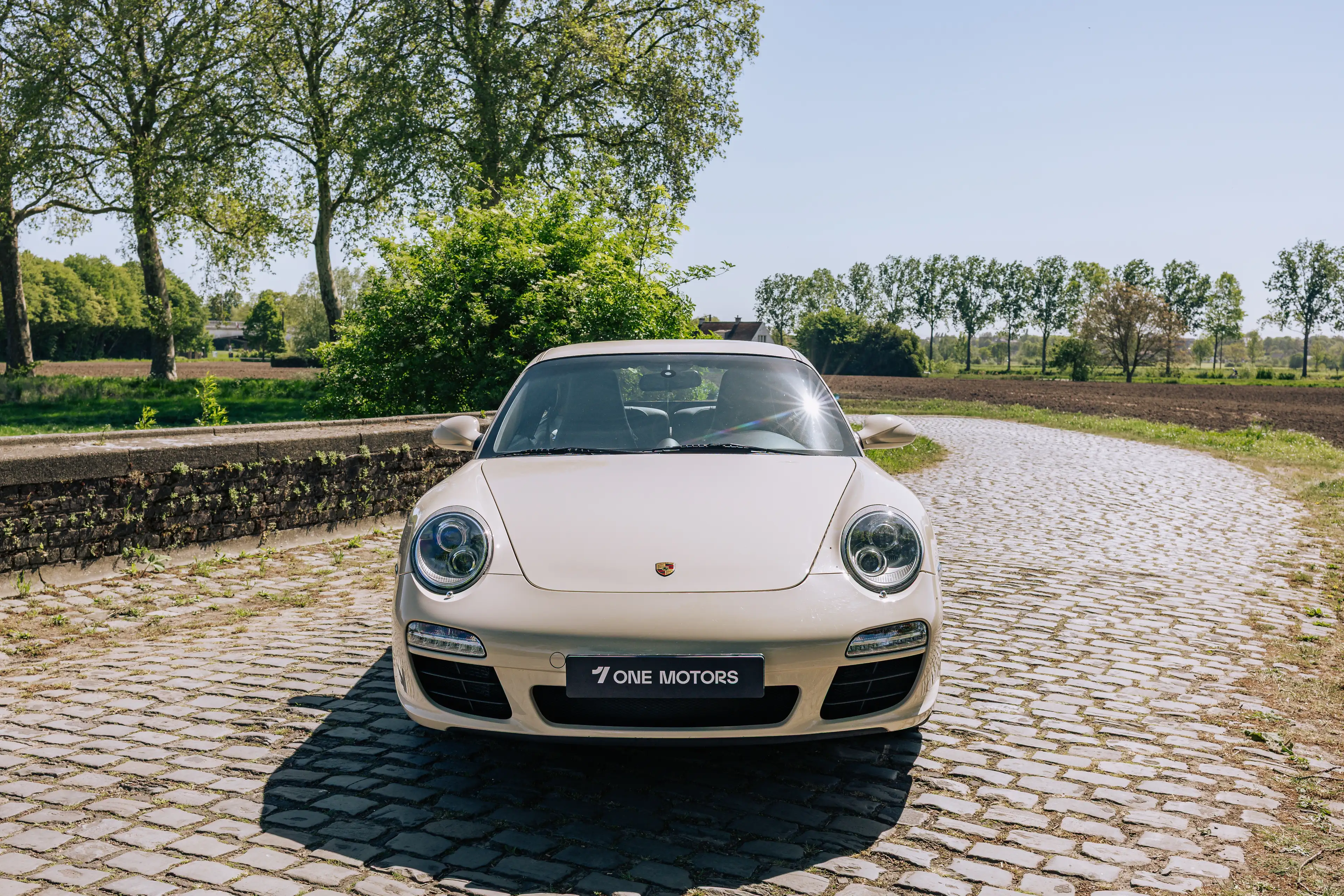 Porsche 997 .2 Carrera S Coupé / Low mileage / First paint / Full History — photo 2
