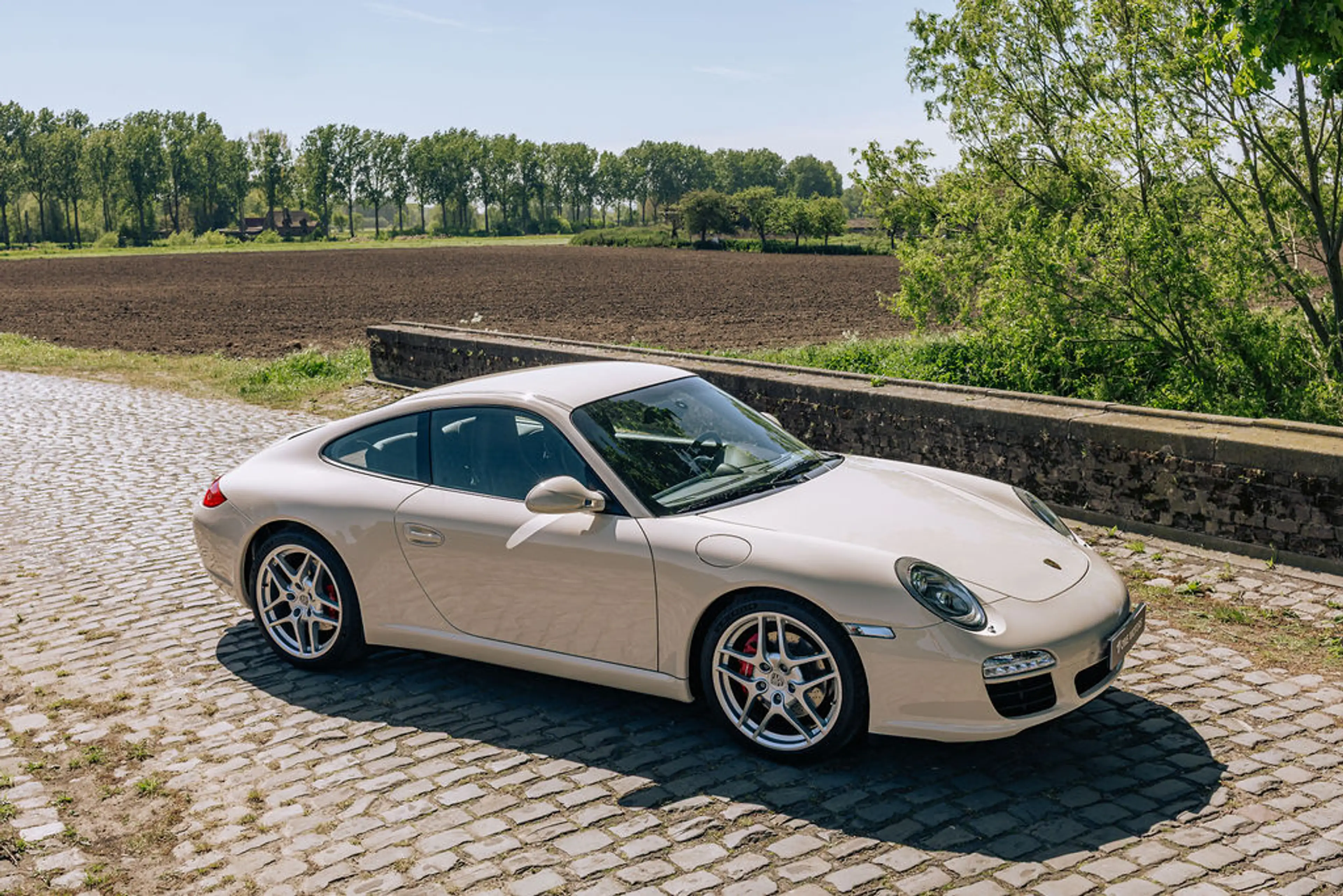 Porsche 997 .2 Carrera S Coupé / Low mileage / First paint / Full History — photo 3