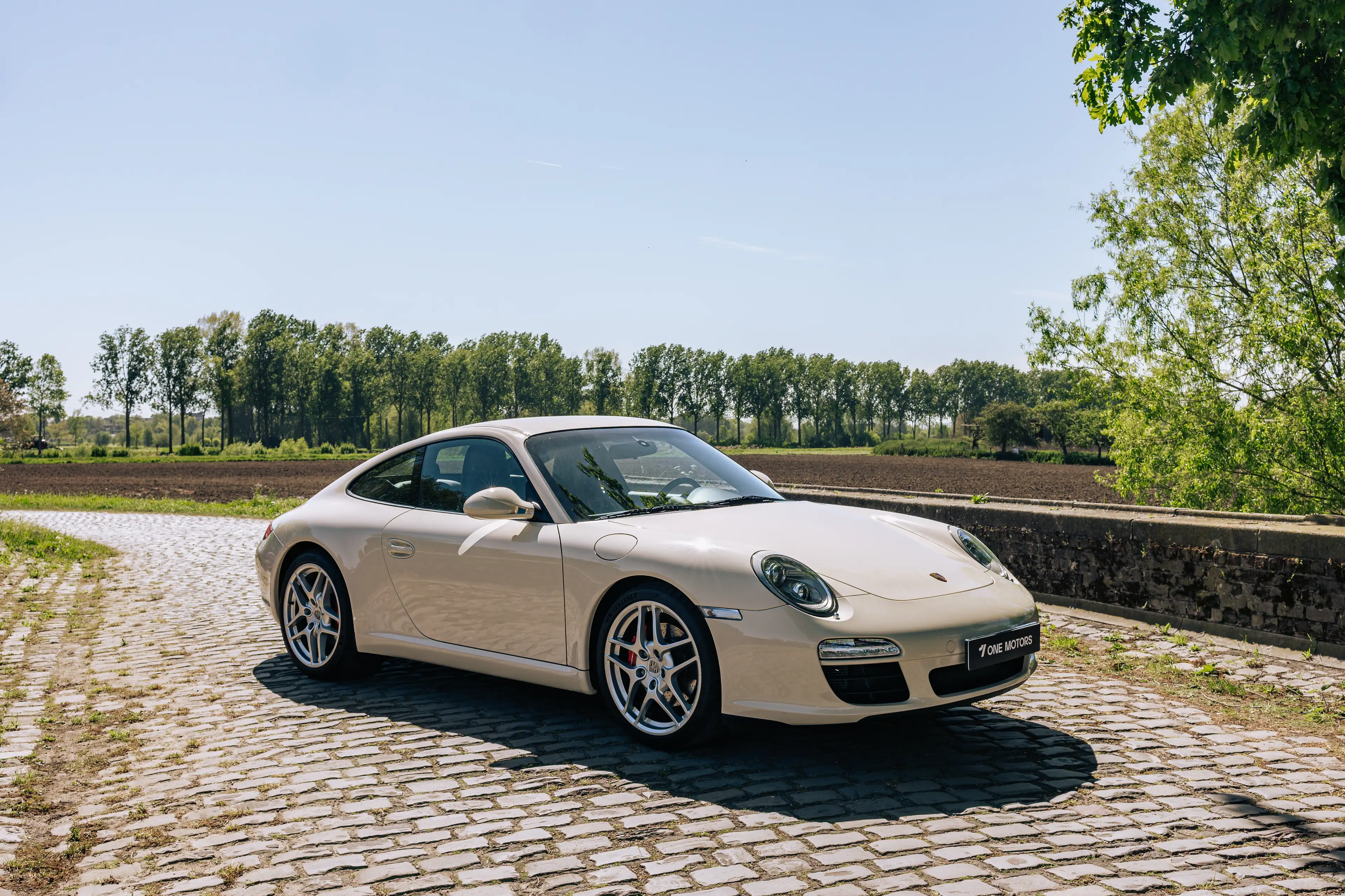 Porsche 997 .2 Carrera S Coupé / Low mileage / First paint / Full History