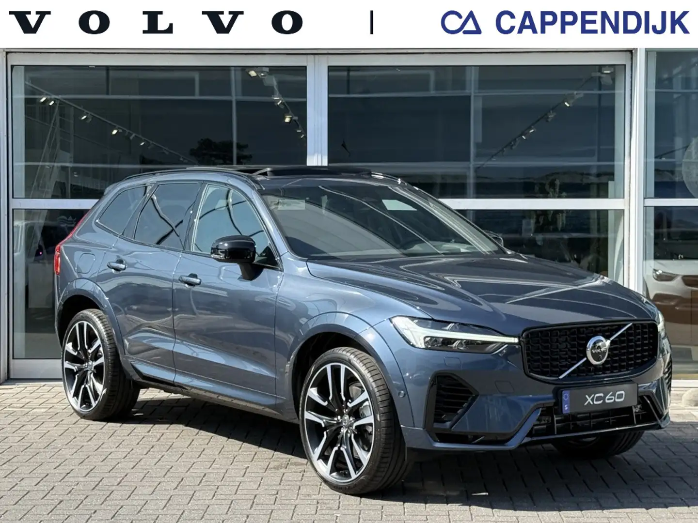 Volvo XC60 T6 AWD Ultra Dark Blauw - 1