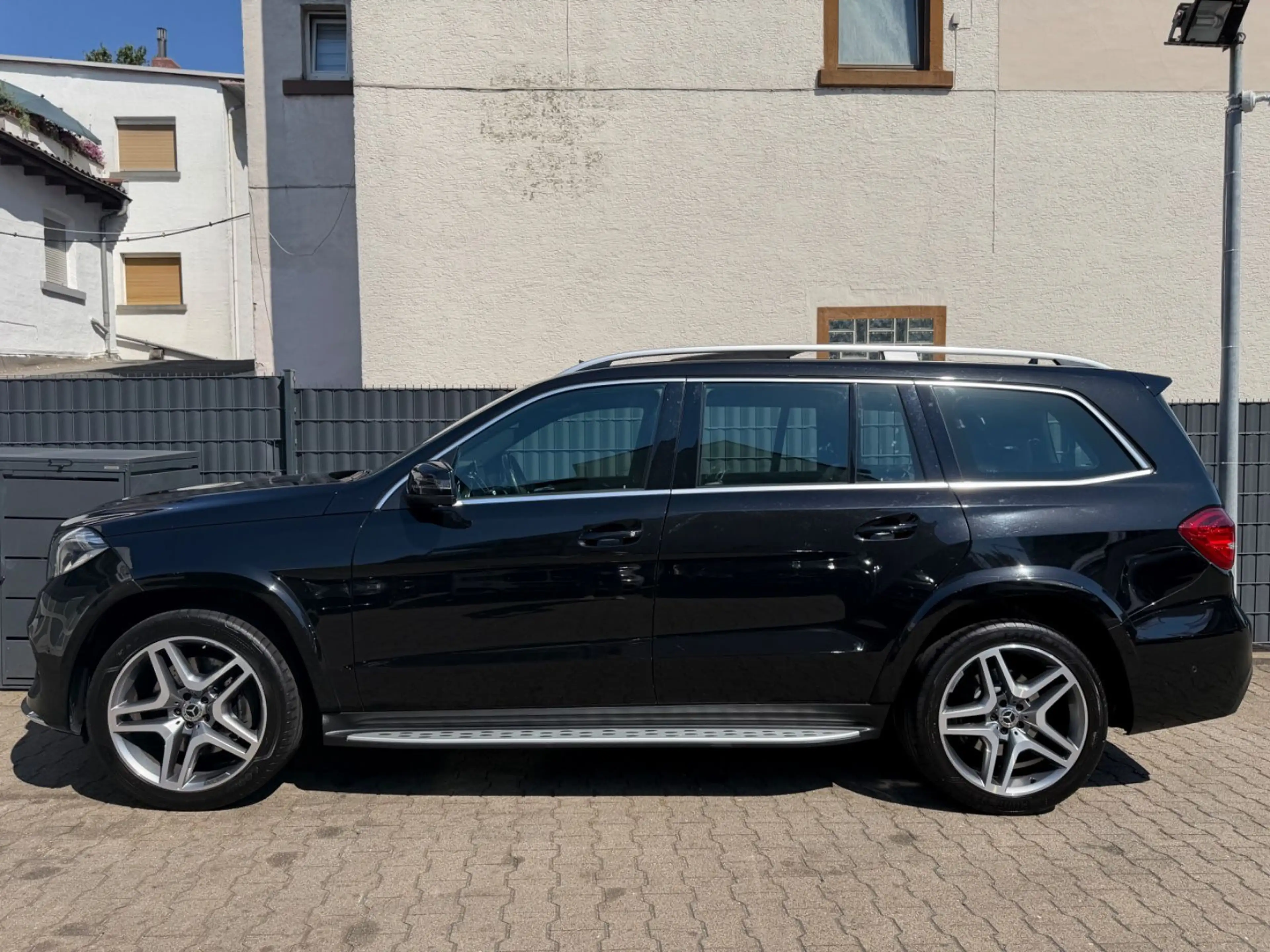 Mercedes-Benz GLS 350 d 4M*AMG-LINE*1HD*7SITZ*HUD*AHK*PANO*360° — photo 8