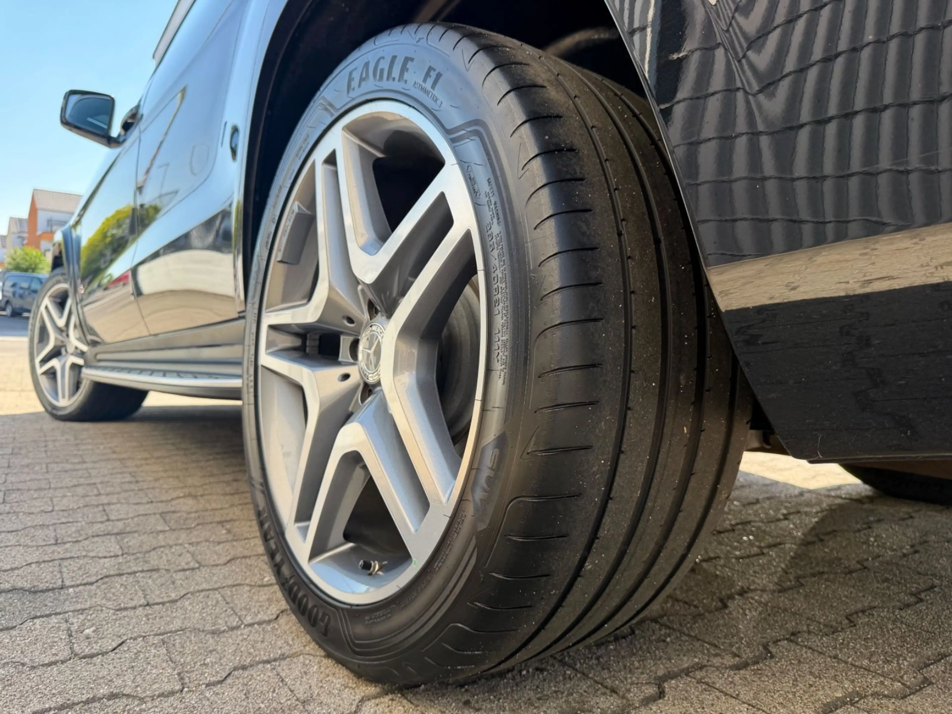 Mercedes-Benz GLS 350 d 4M*AMG-LINE*1HD*7SITZ*HUD*AHK*PANO*360° — photo 13