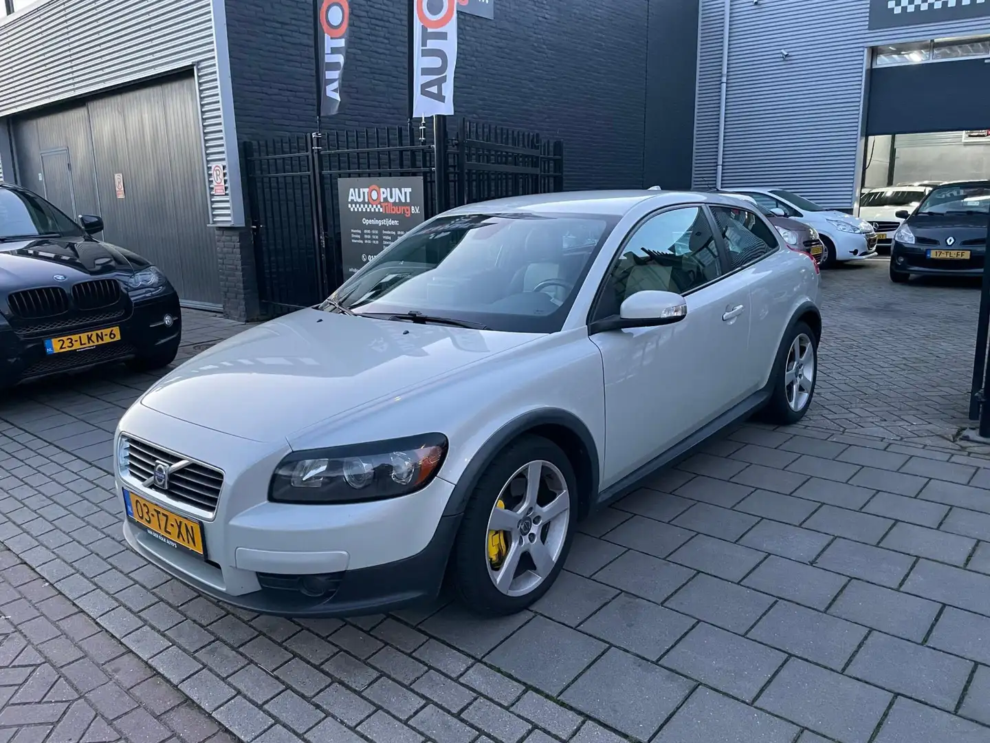 Volvo C30 2.0D Momentum Trekhaak Airco Carplay/Andriod NAP A Wit - 1