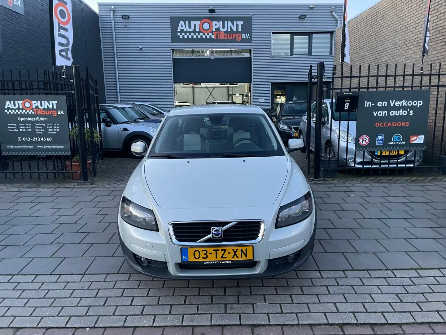 Volvo C30 2.0D Momentum Trekhaak Airco Carplay/Andriod NAP A Wit - 2