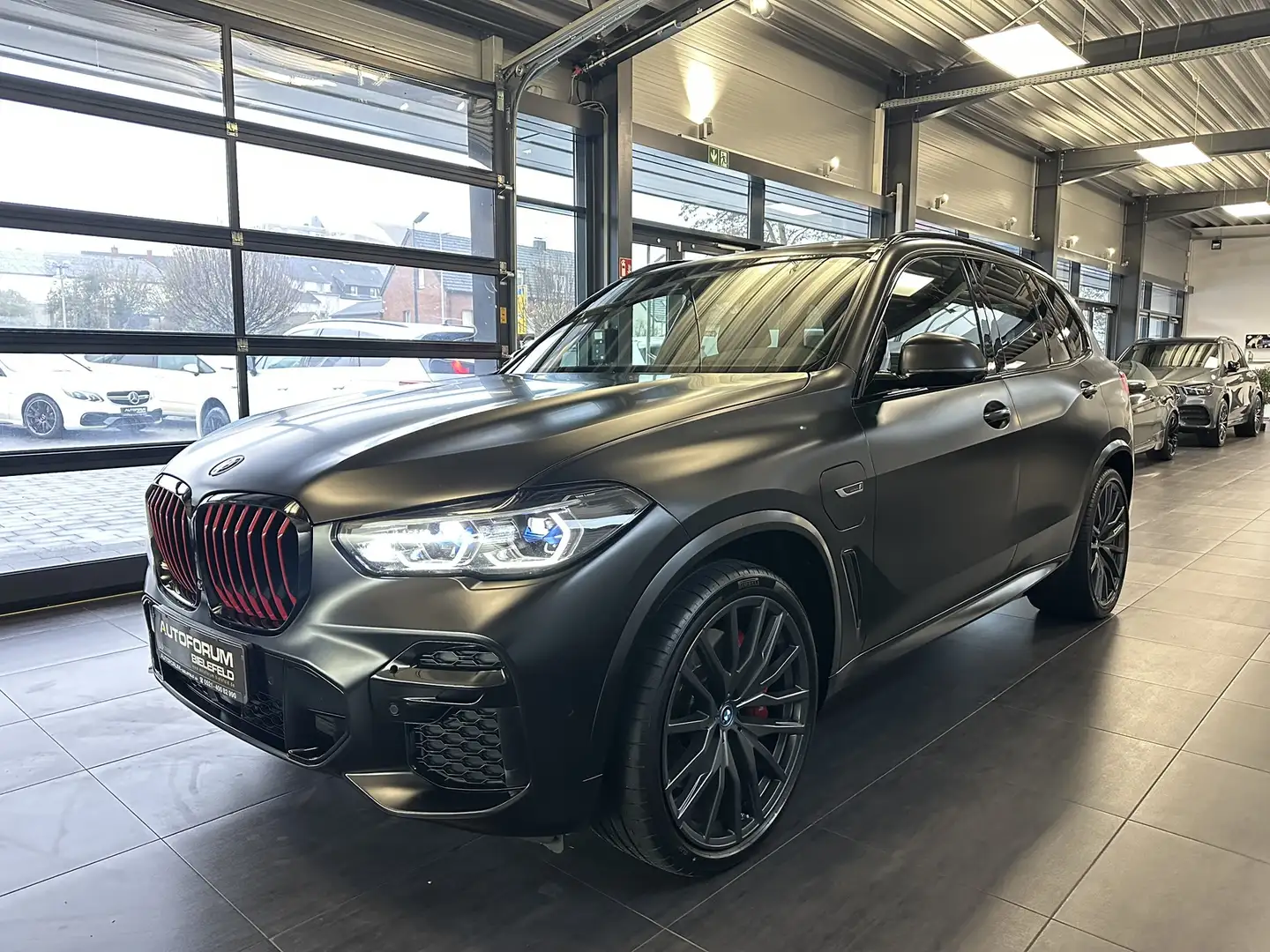 BMW X5 xDrive 45e M Sport Black Vermillion|Pano|22 Schwarz - 2