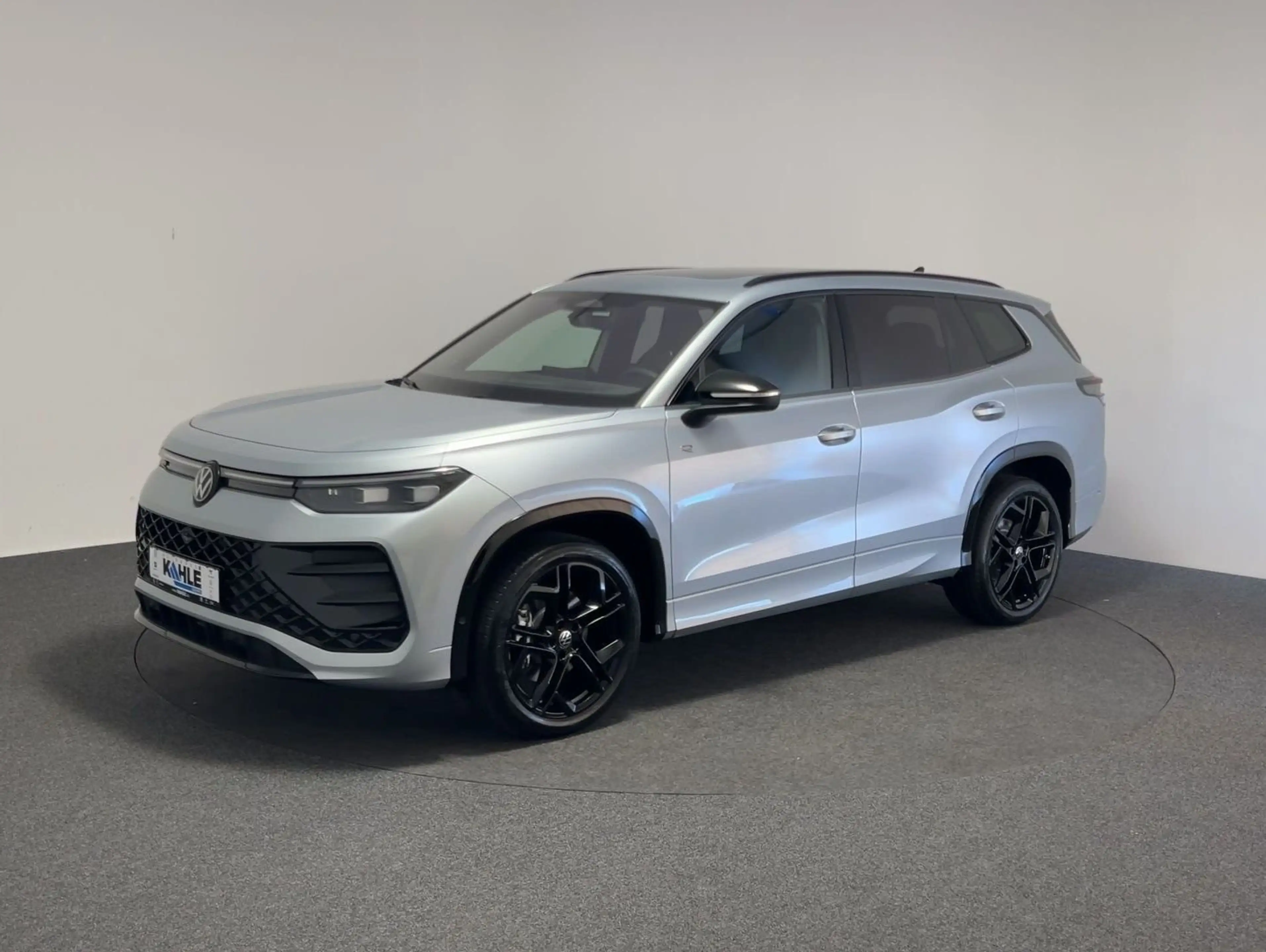 Volkswagen Tayron R-Line 1.5 l eTSI CarPlay Pano Black ACC — photo 4