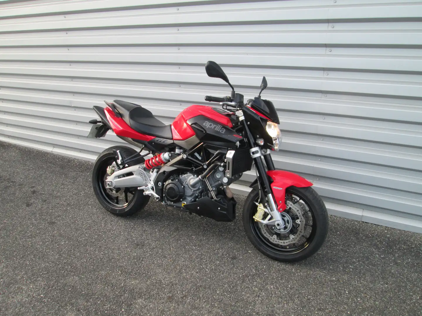 Aprilia Shiver 750 Rot - 1