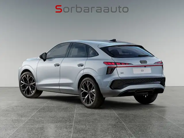 Audi Q3 view 3