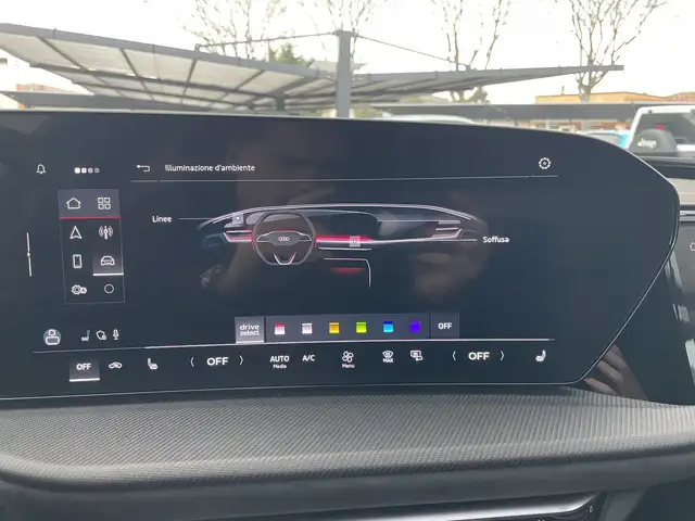Audi Q5 view 10