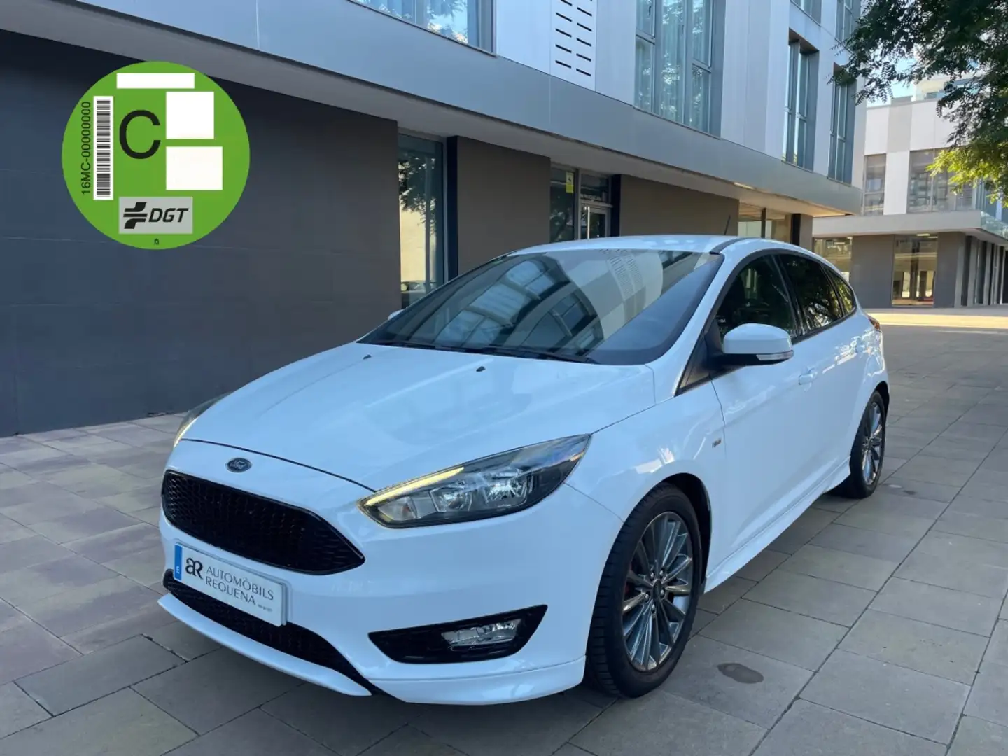 Ford Focus 1.5TDCi ST-Line 120 Blanc - 1