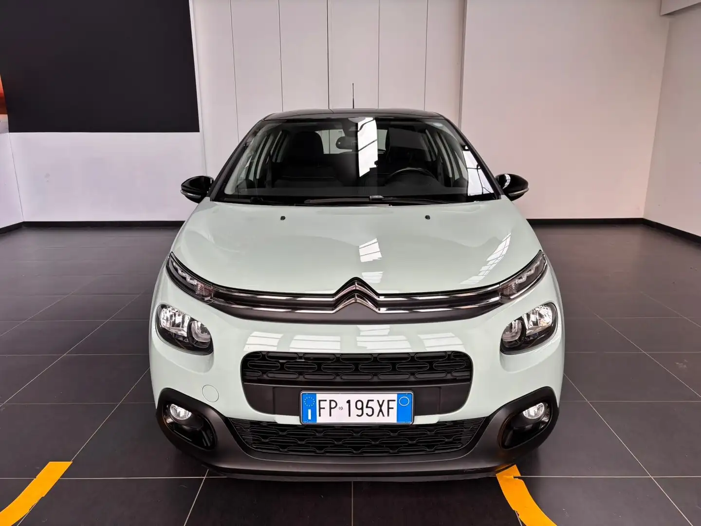 Citroen C3 C3 III 2017 1.2 puretech Shine 82cv Verde - 2